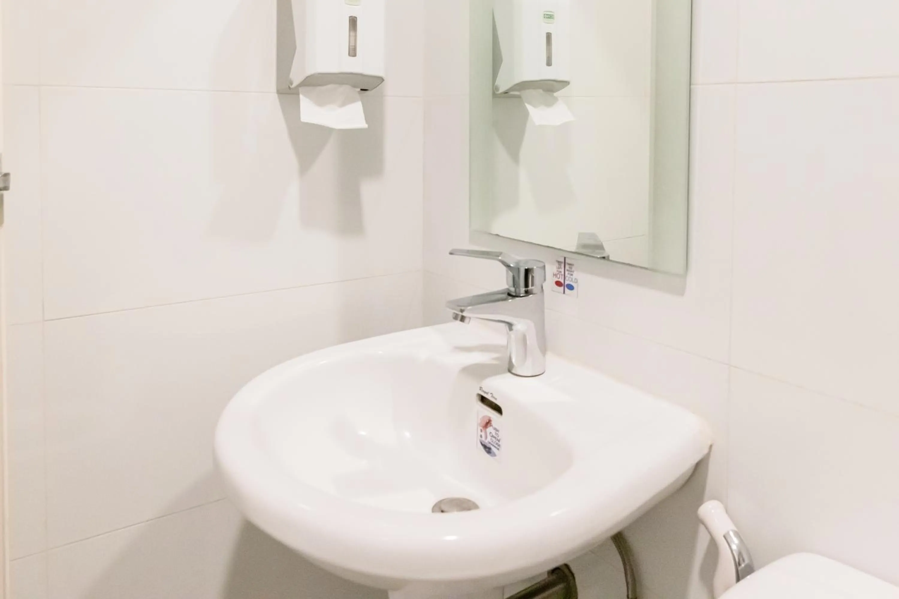 Bathroom in Hotel Sogo Novaliches