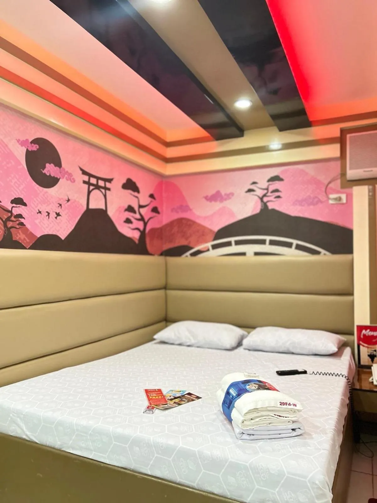 Bed in Hotel Sogo Molino