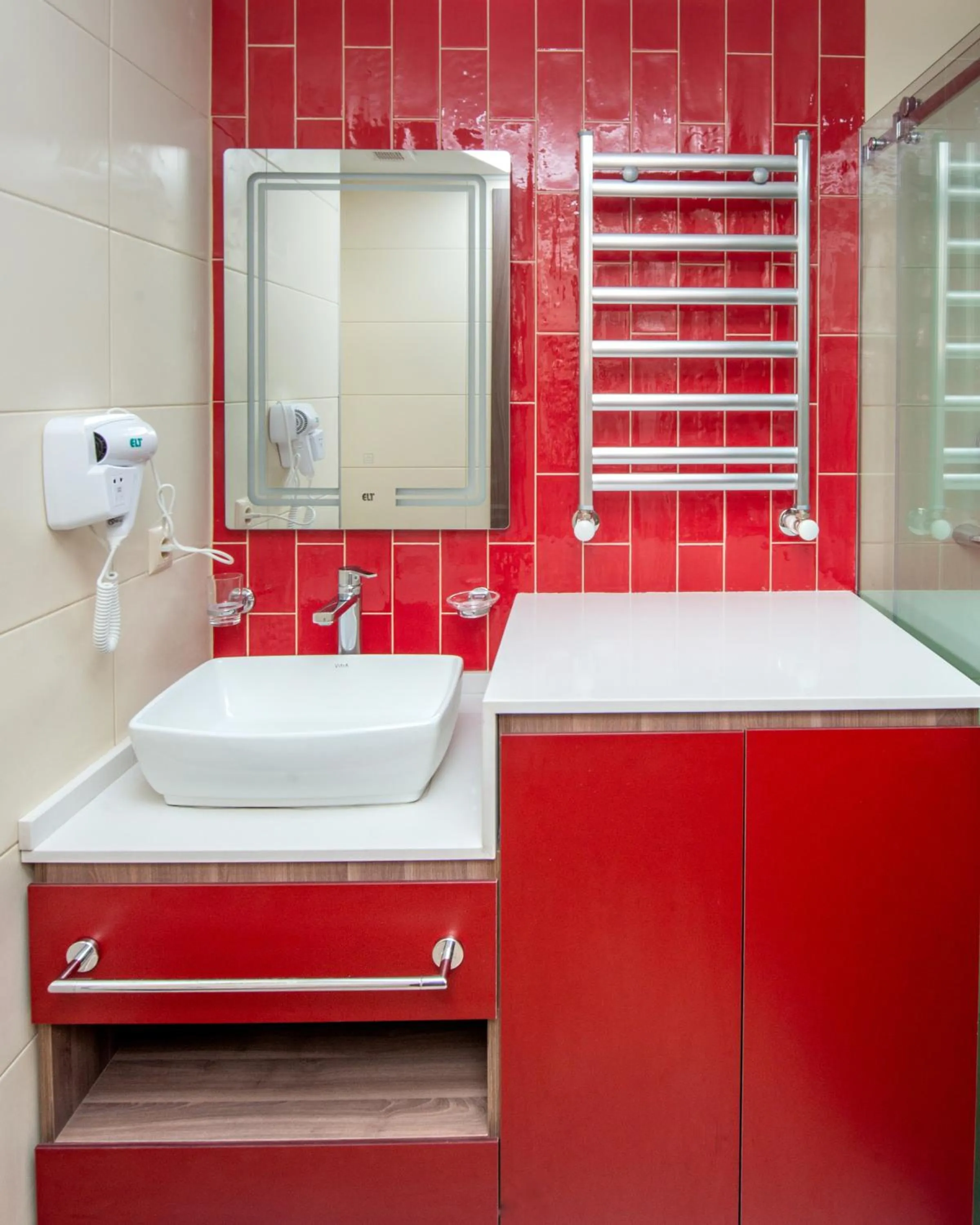 Shower in Sunshine Residence & Hotel