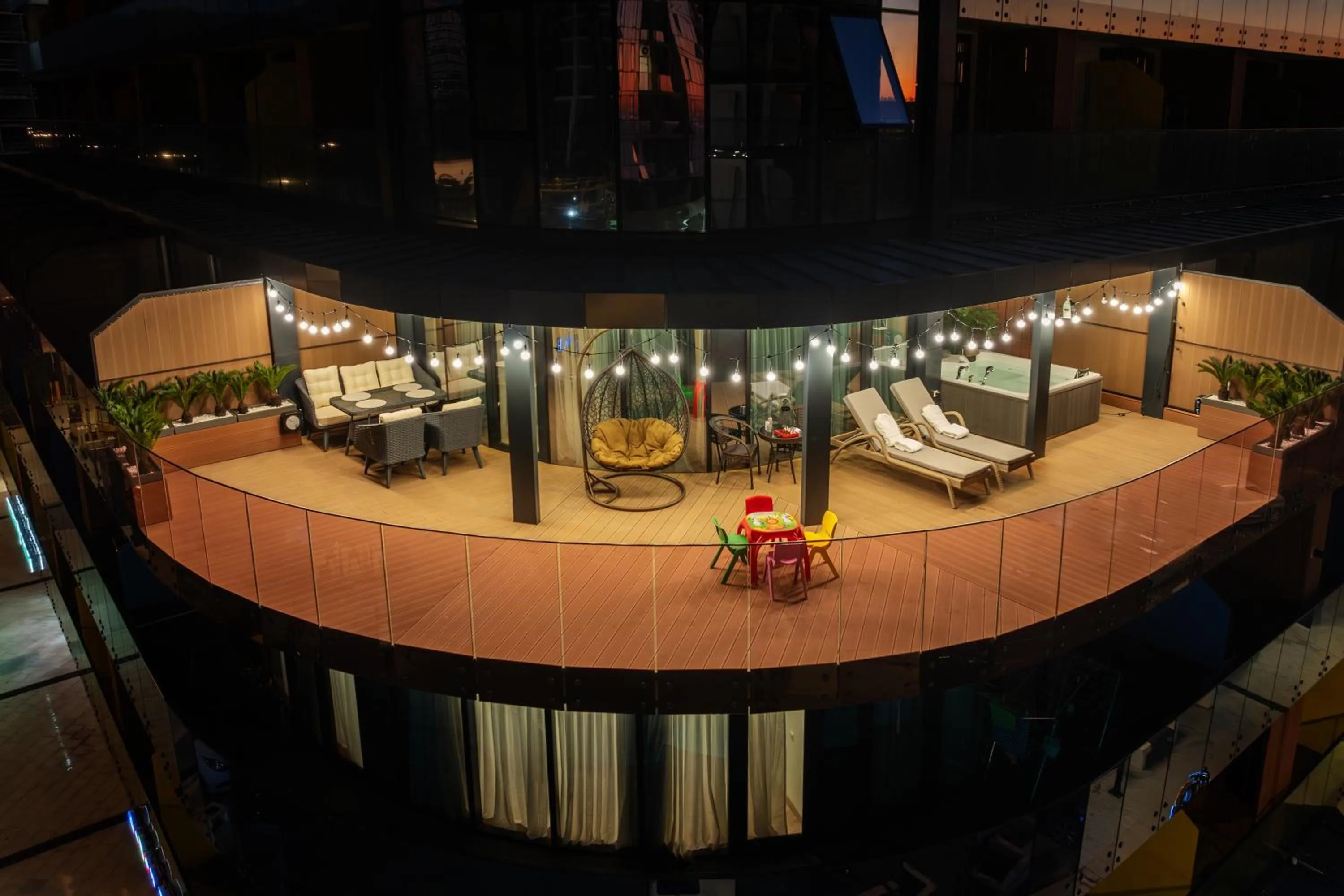 Night in Sunshine Residence & Hotel