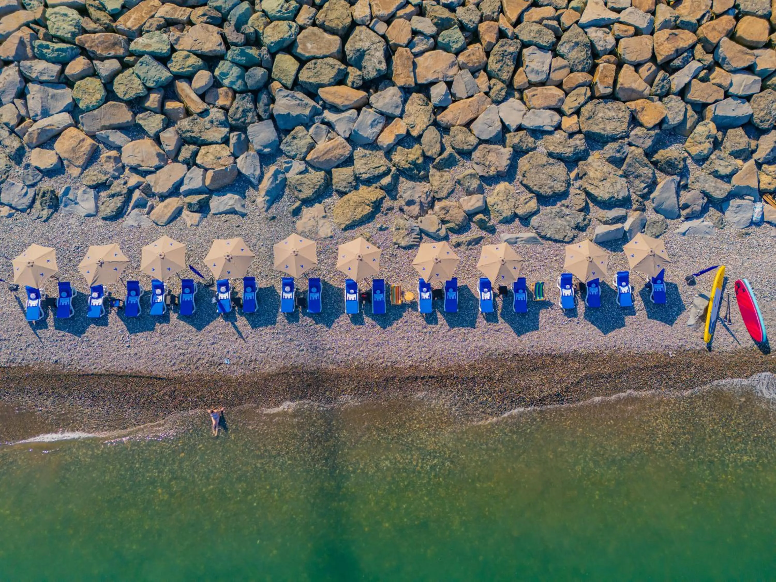 Beach in Sunshine Residence & Hotel