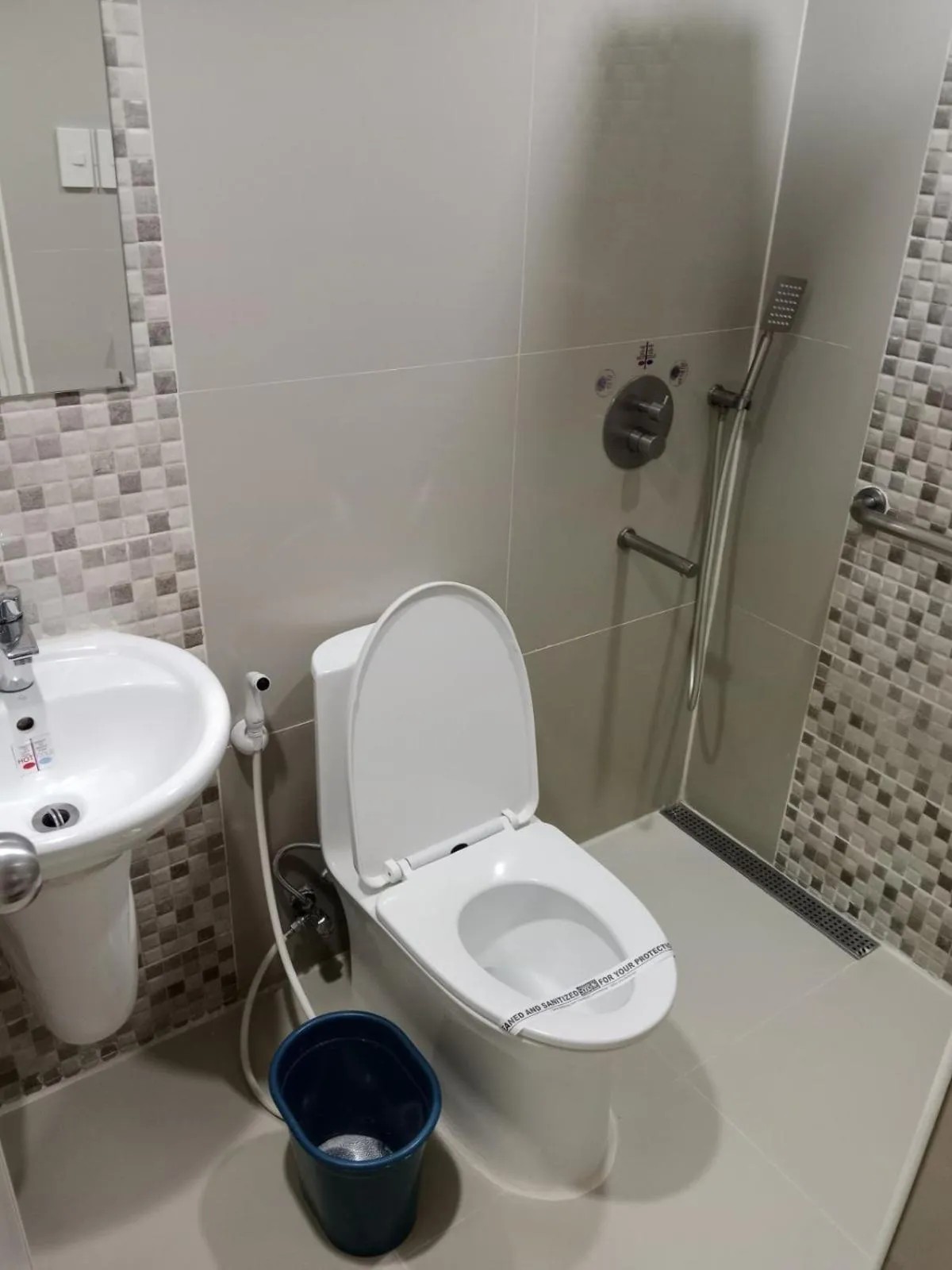 Bathroom in Hotel Sogo Mindanao Avenue