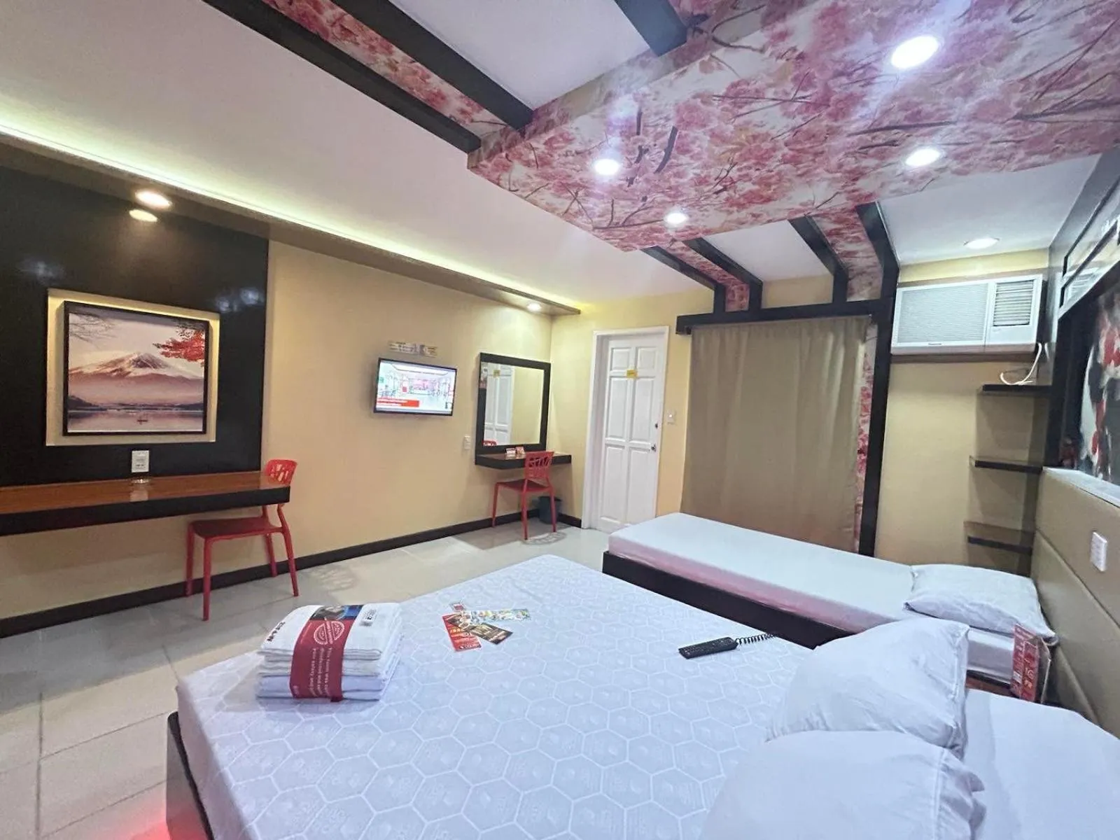 Bed in Hotel Sogo Sta Rosa