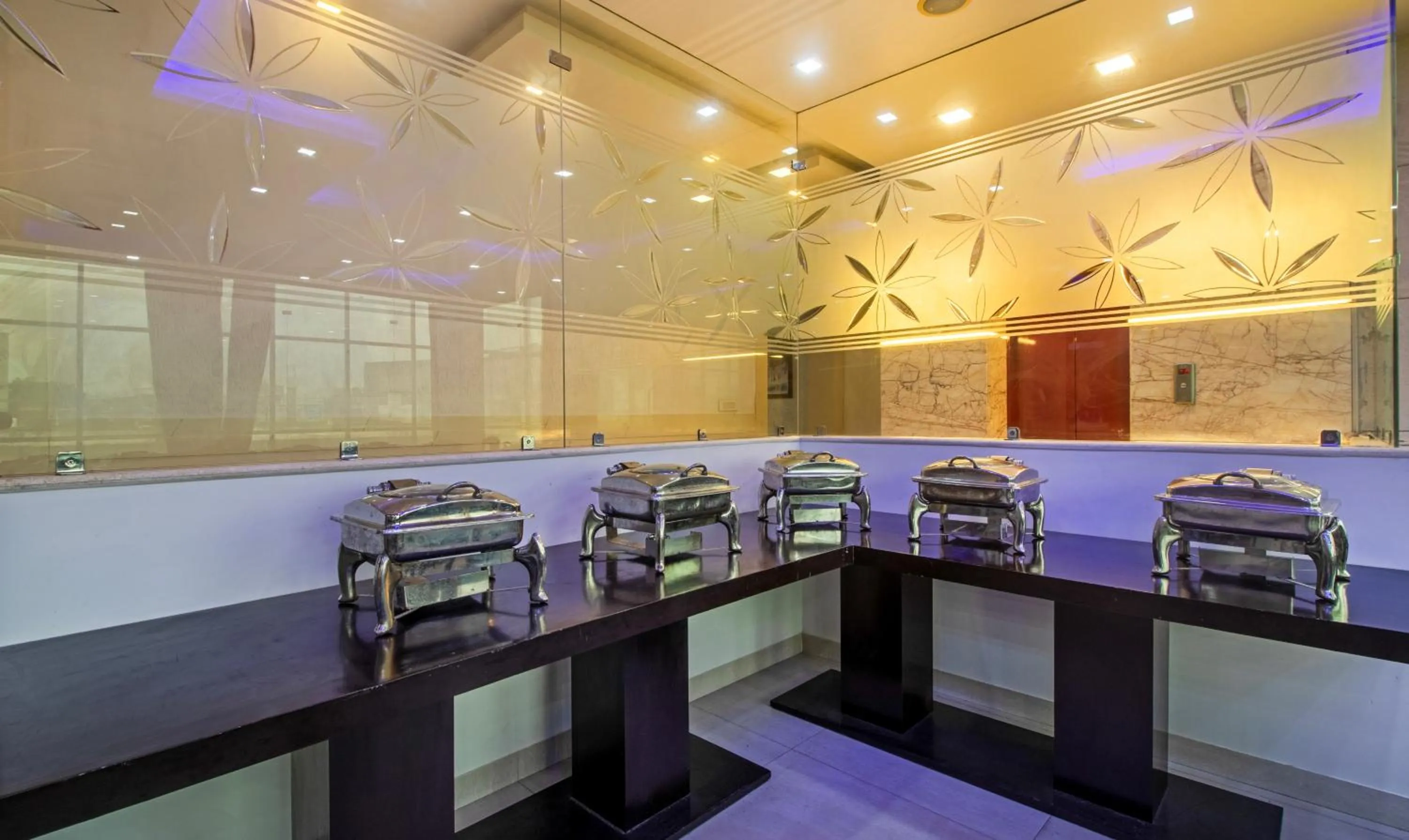 Breakfast in Treebo Empire Red Carpet