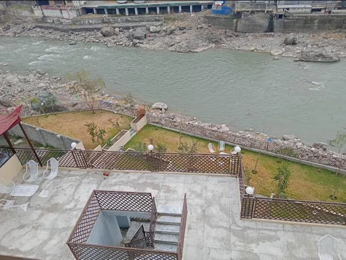 Riveria The Edge Hotel