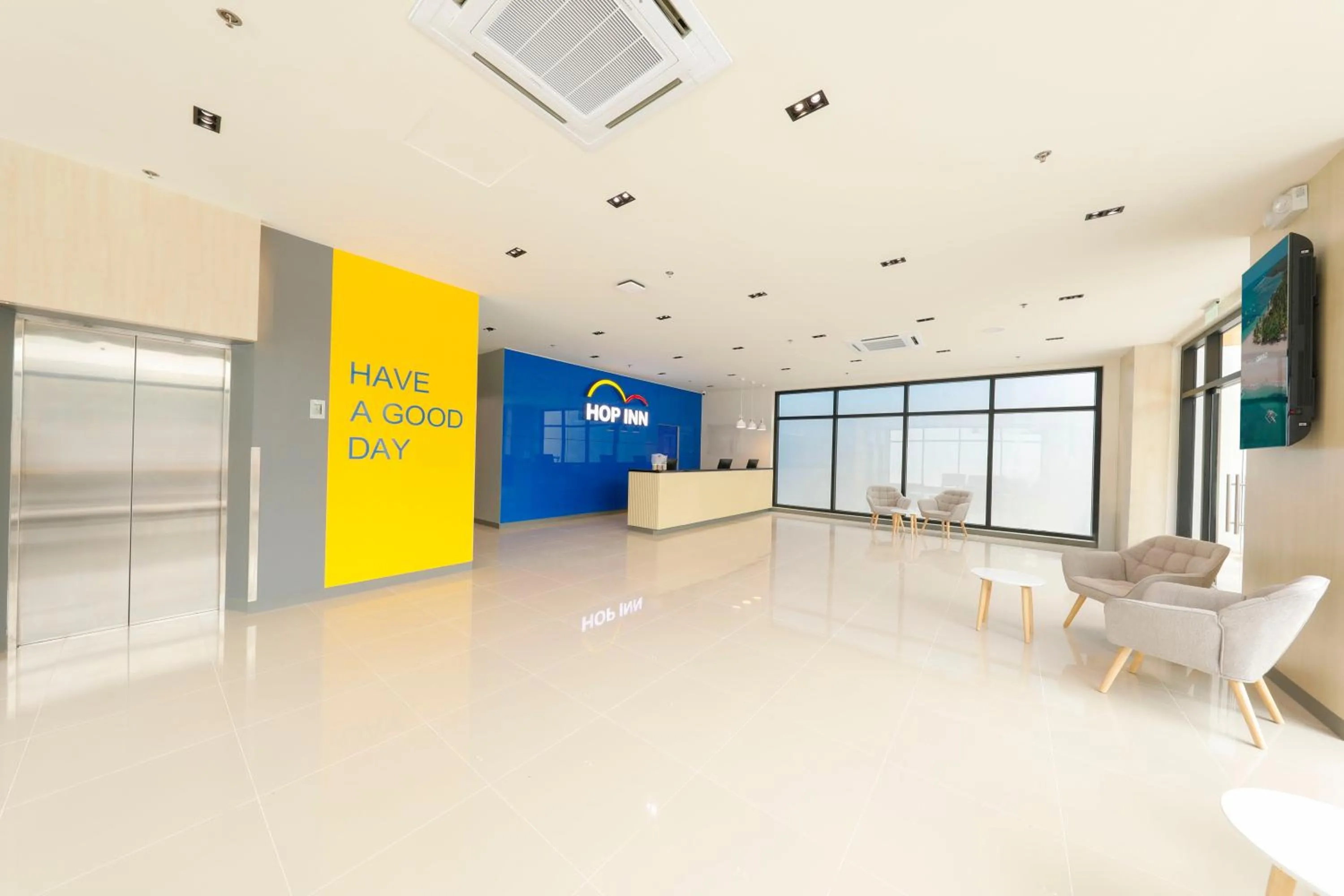 Lobby or reception in Hop Inn Hotel Davao