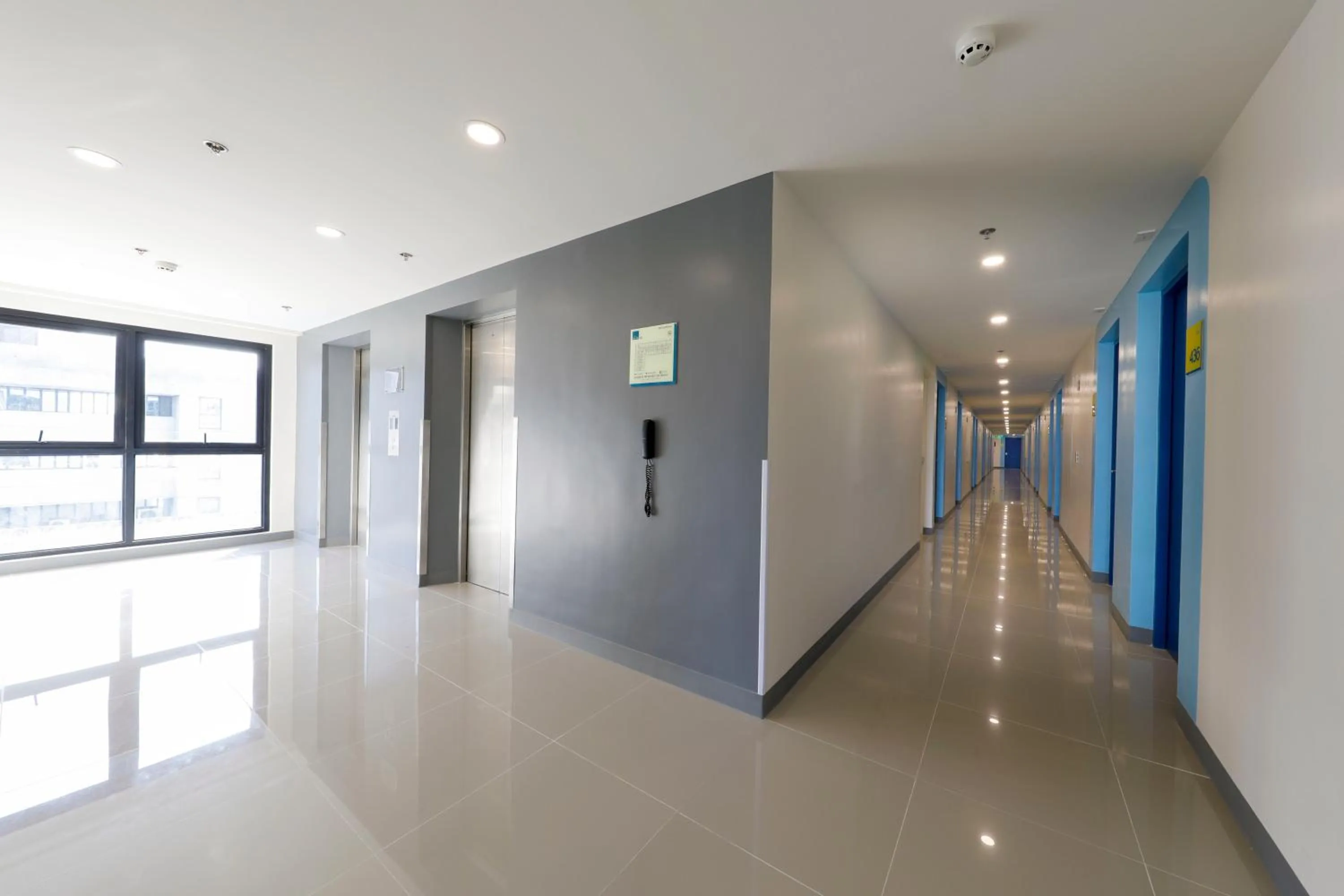 elevator in Hop Inn Hotel Davao