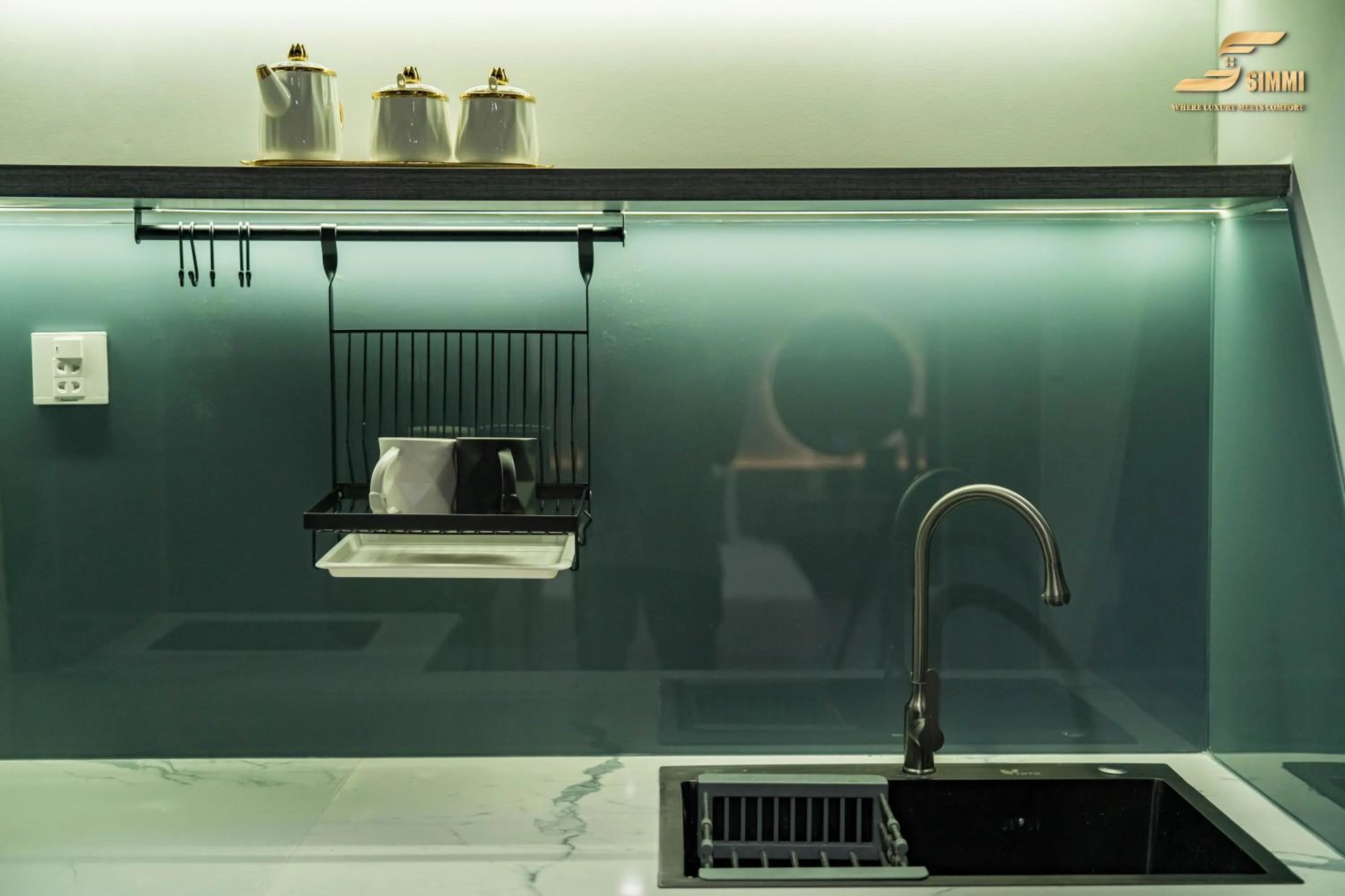 Kitchen or kitchenette in Simmi Signature Hotel & Apartment