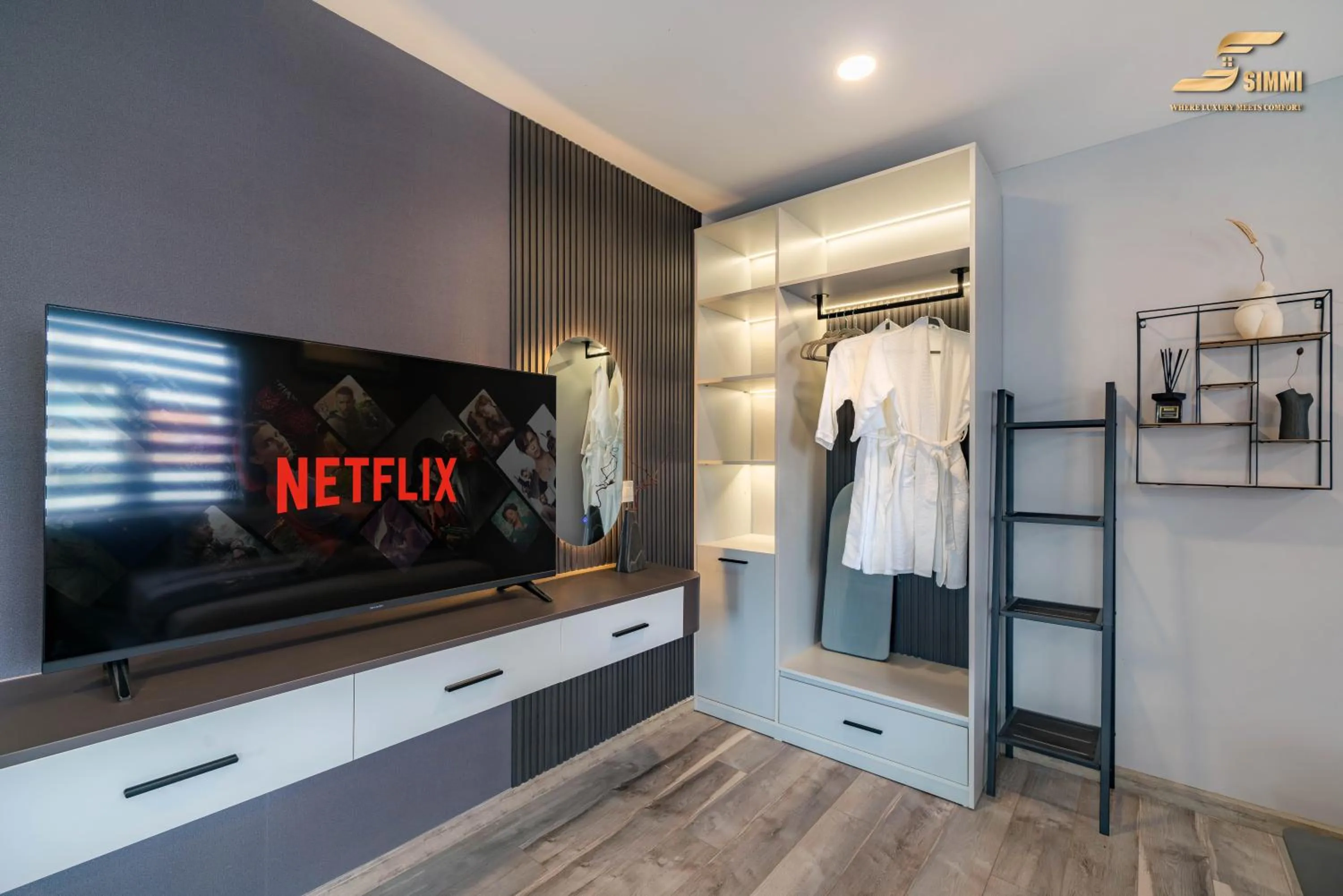 TV and multimedia in Simmi Signature Hotel & Apartment