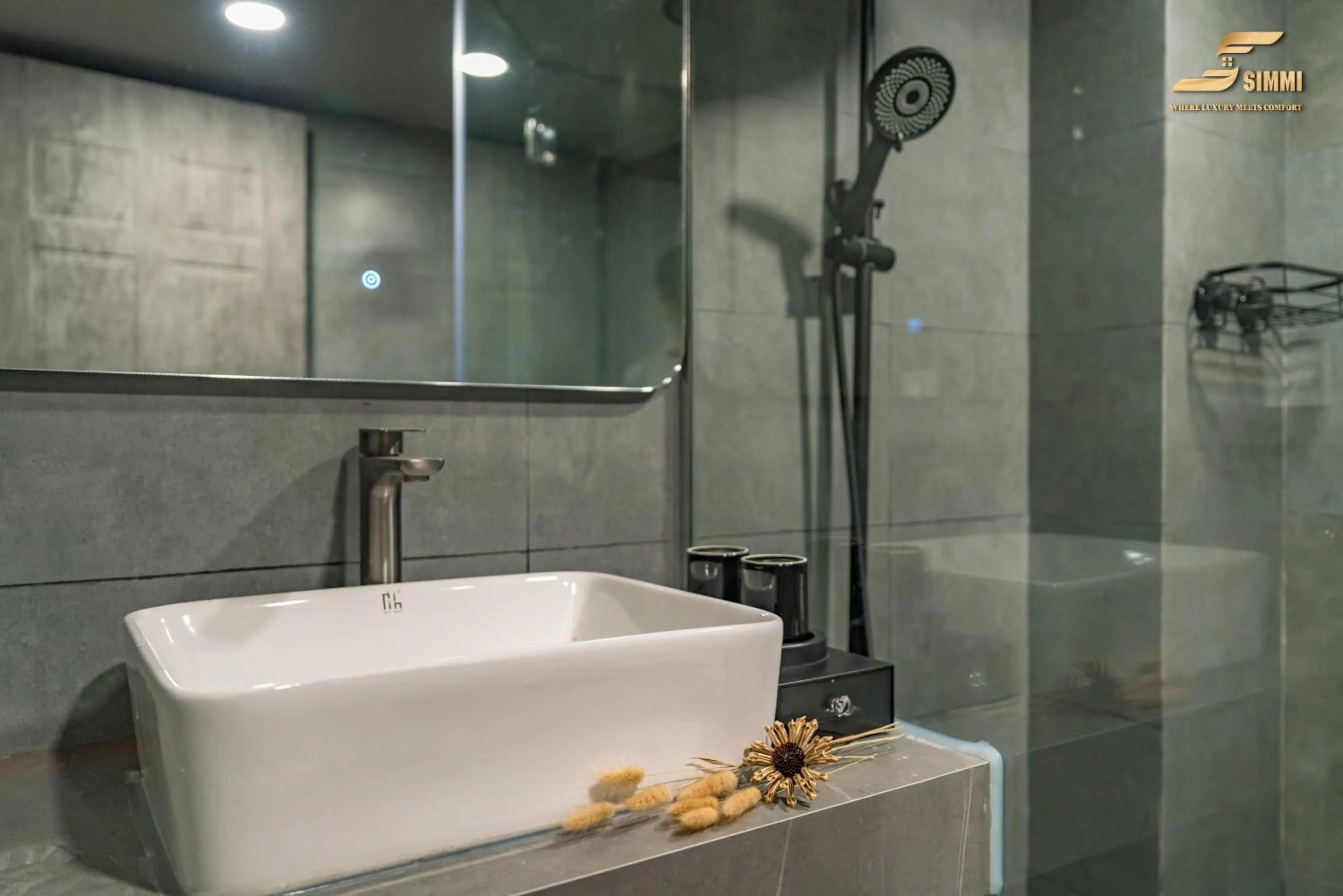 Shower in Simmi Signature Hotel & Apartment