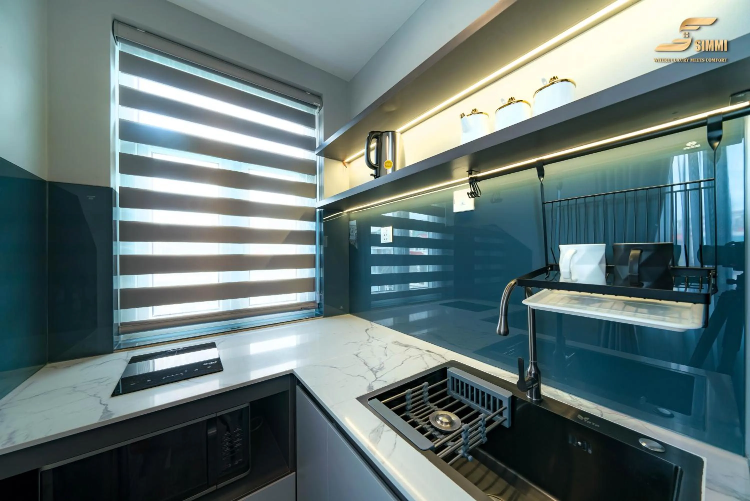 Kitchen or kitchenette in Simmi Signature Hotel & Apartment