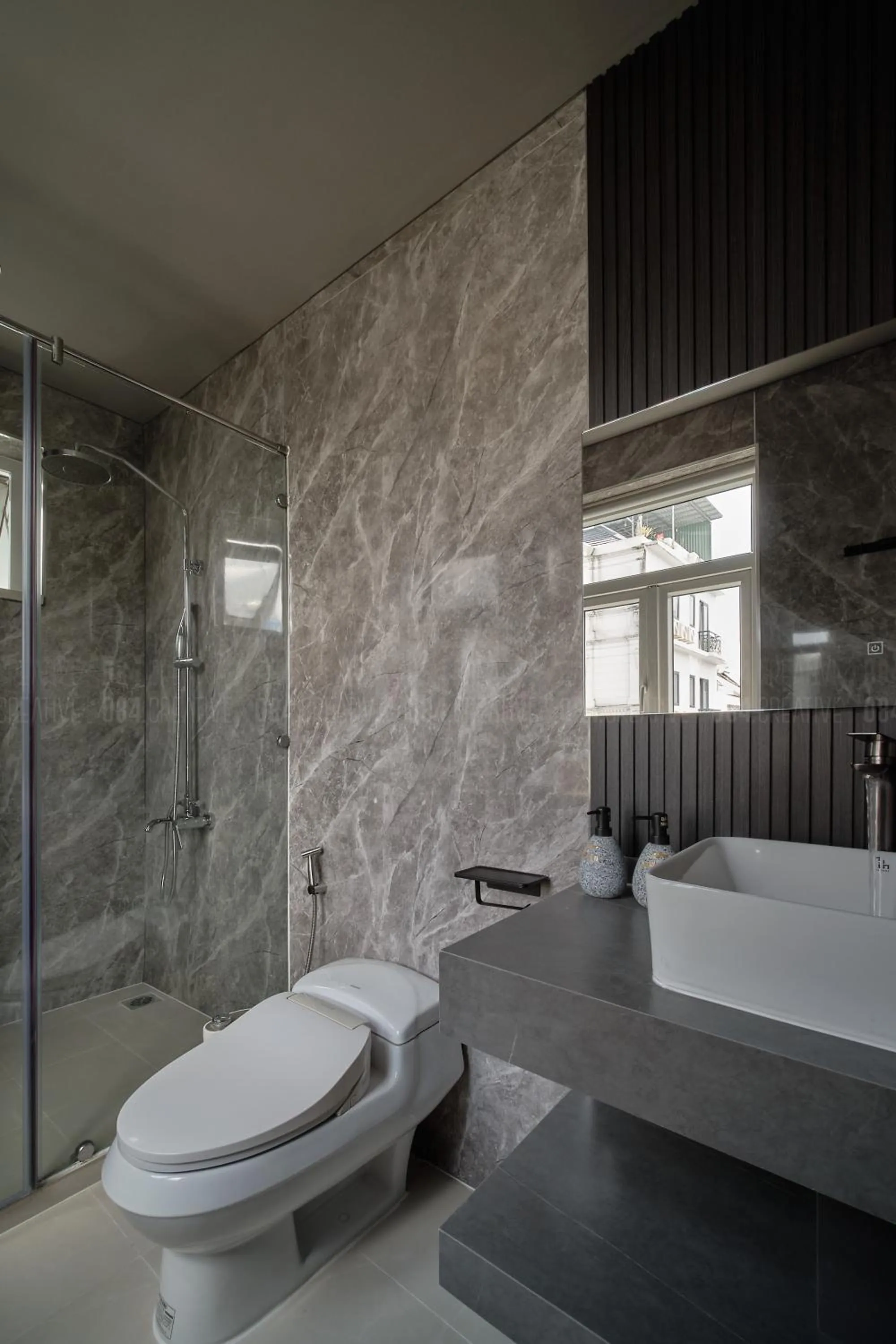 Toilet in Simmi Signature Hotel & Apartment