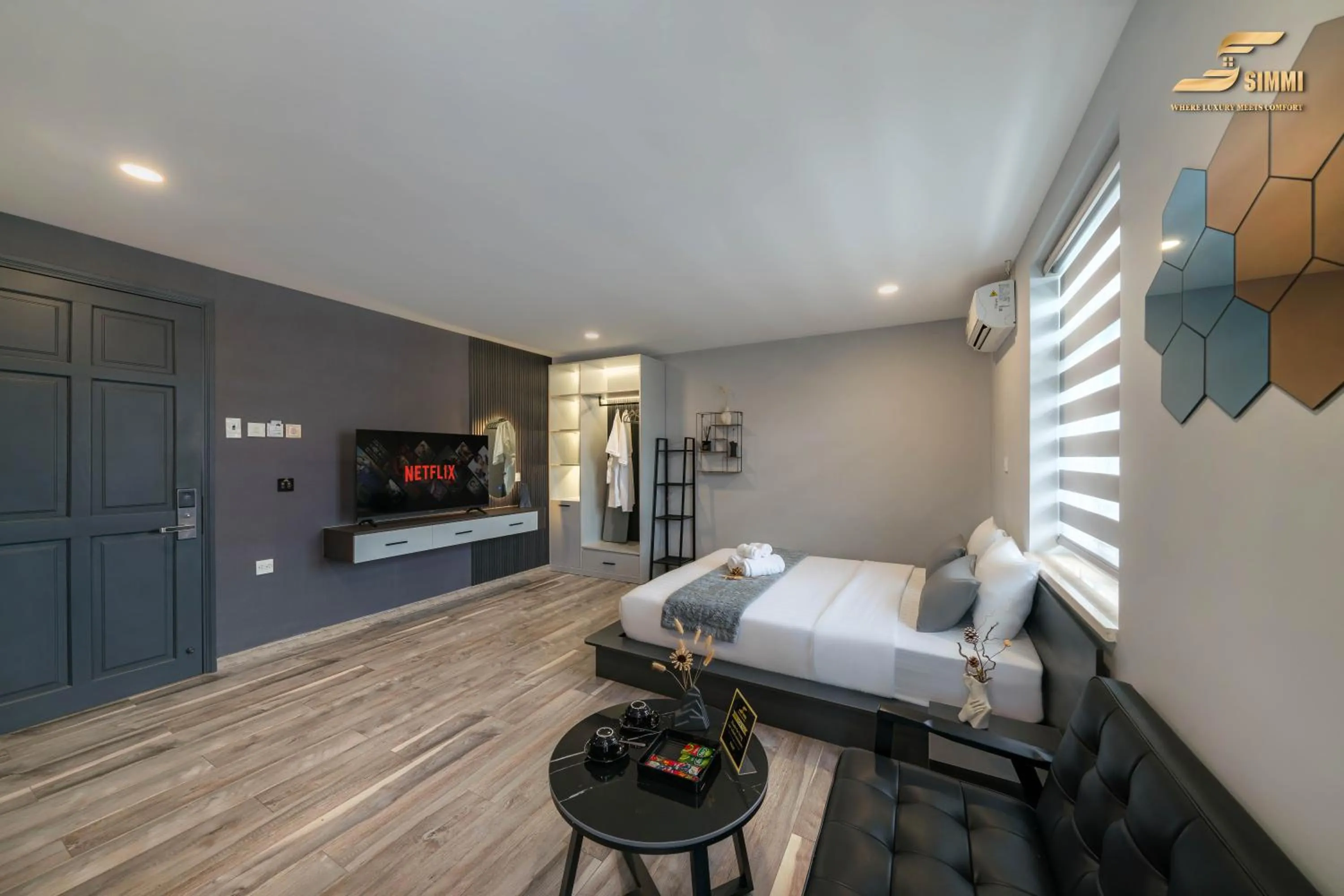 Photo of the whole room, Bed in Simmi Signature Hotel & Apartment