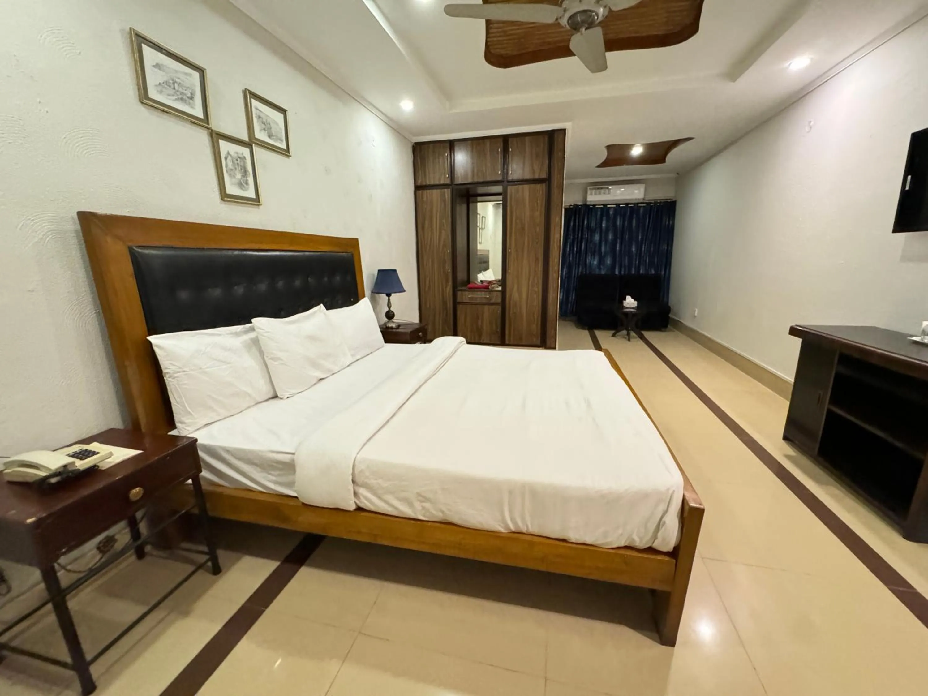 Bedroom, Bed in Atlas Gold Hotel