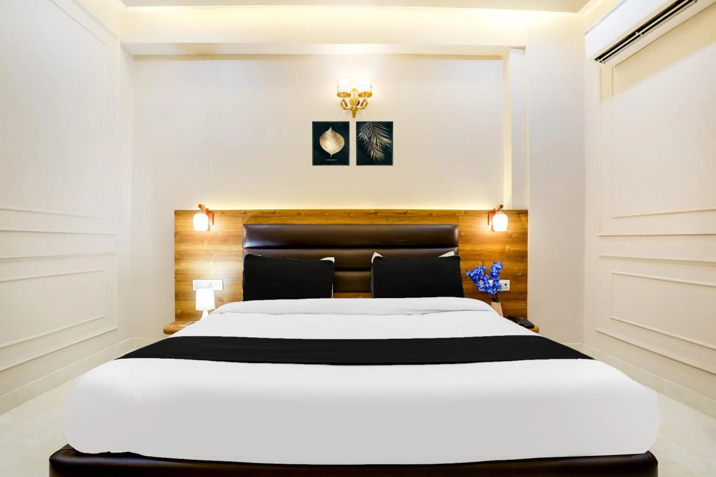Bedroom, Bed in Super Townhouse Kathgharia Chowk