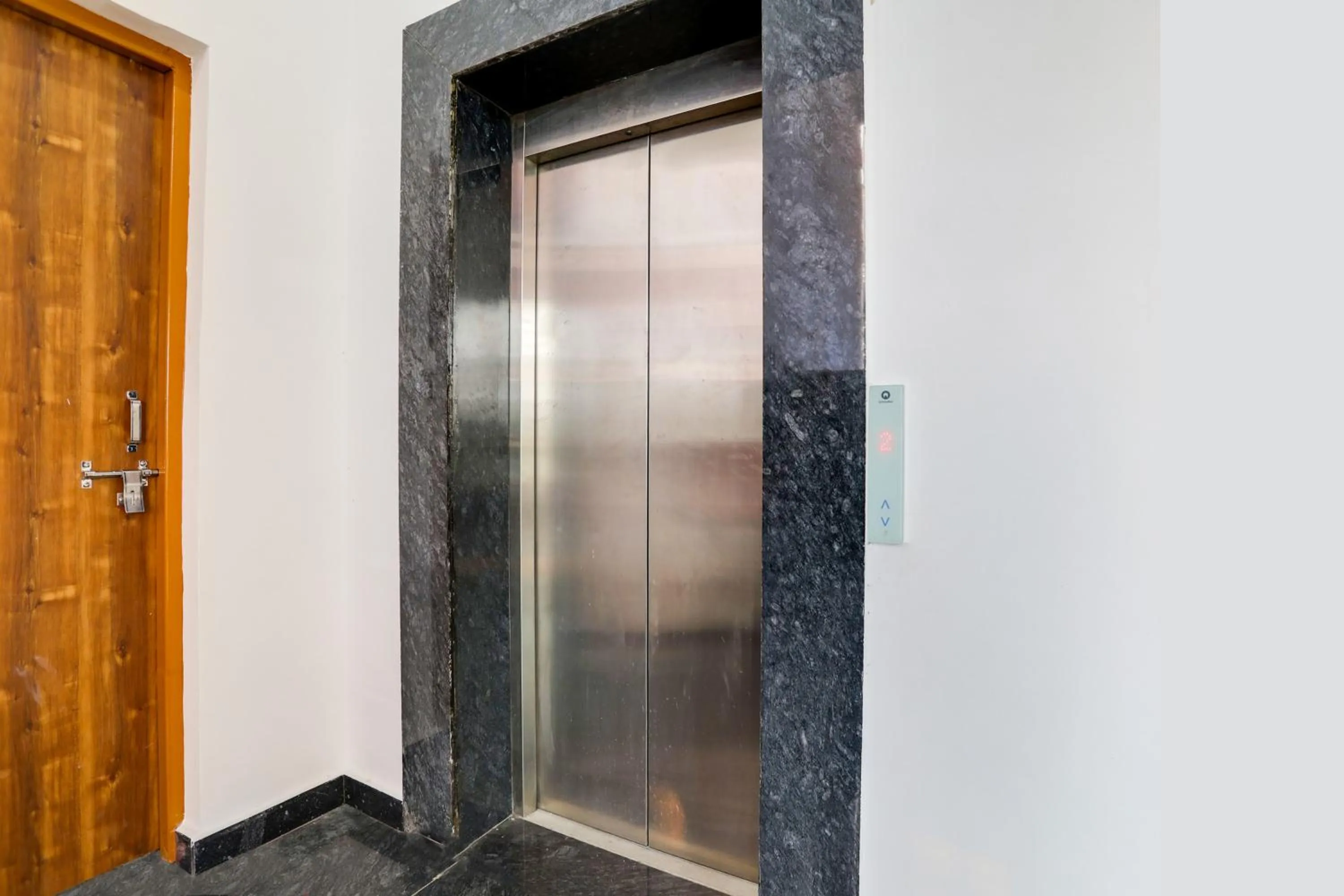 Lobby or reception in Super Townhouse Kathgharia Chowk