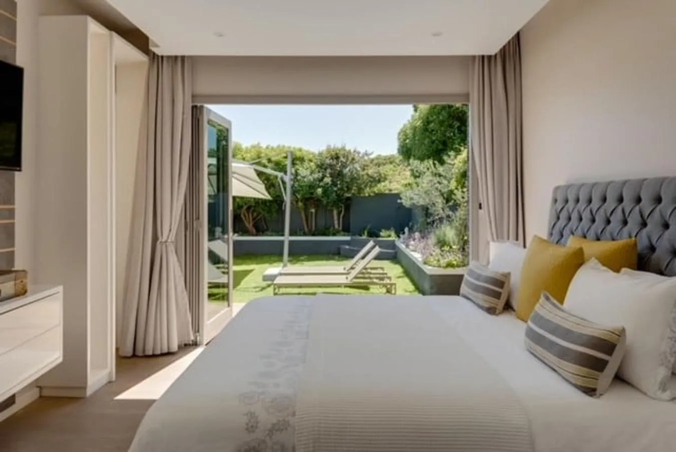 Bed in Element House - Contemporary And Upmarket Villa