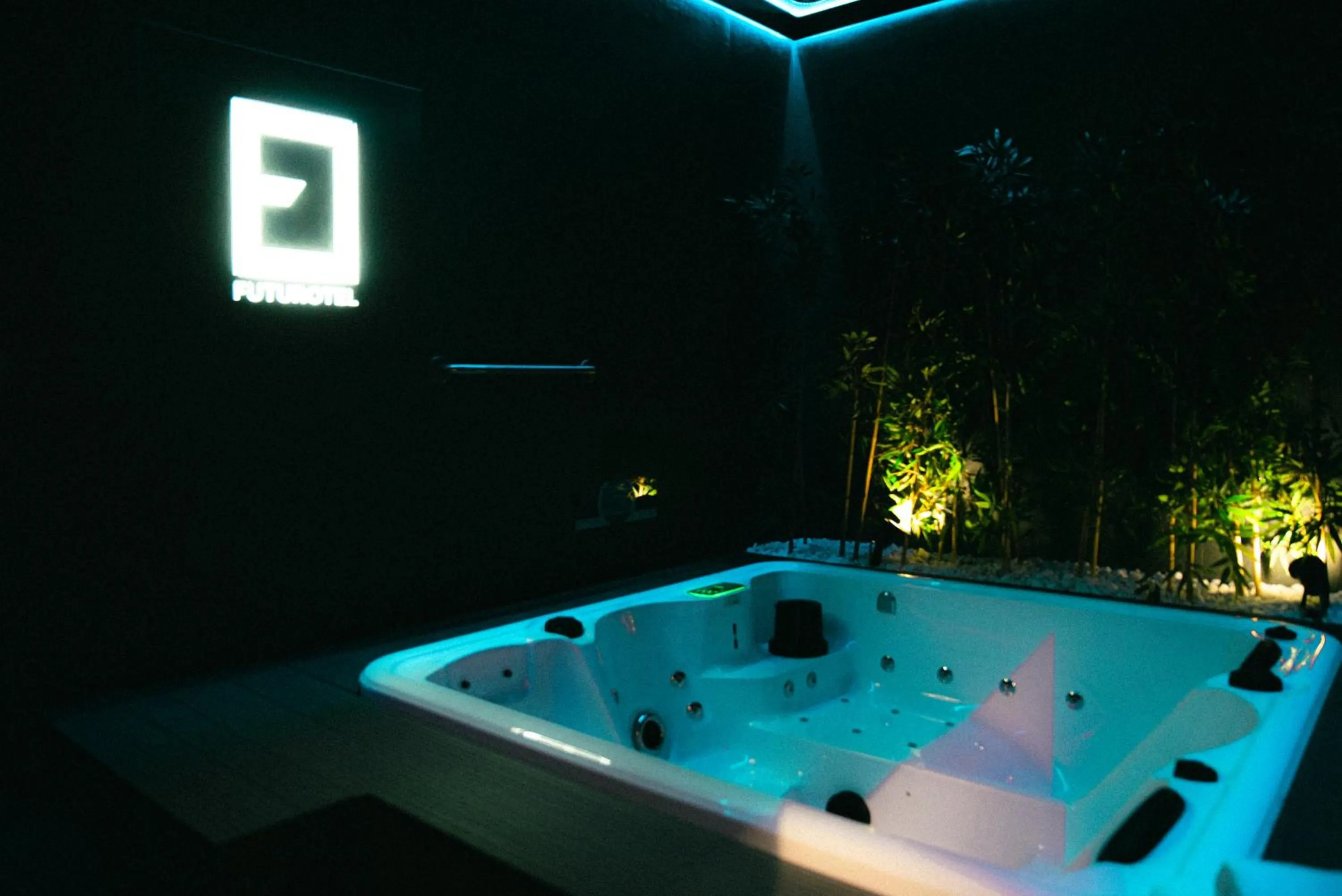 Hot Tub in Futurotel Sevilla
