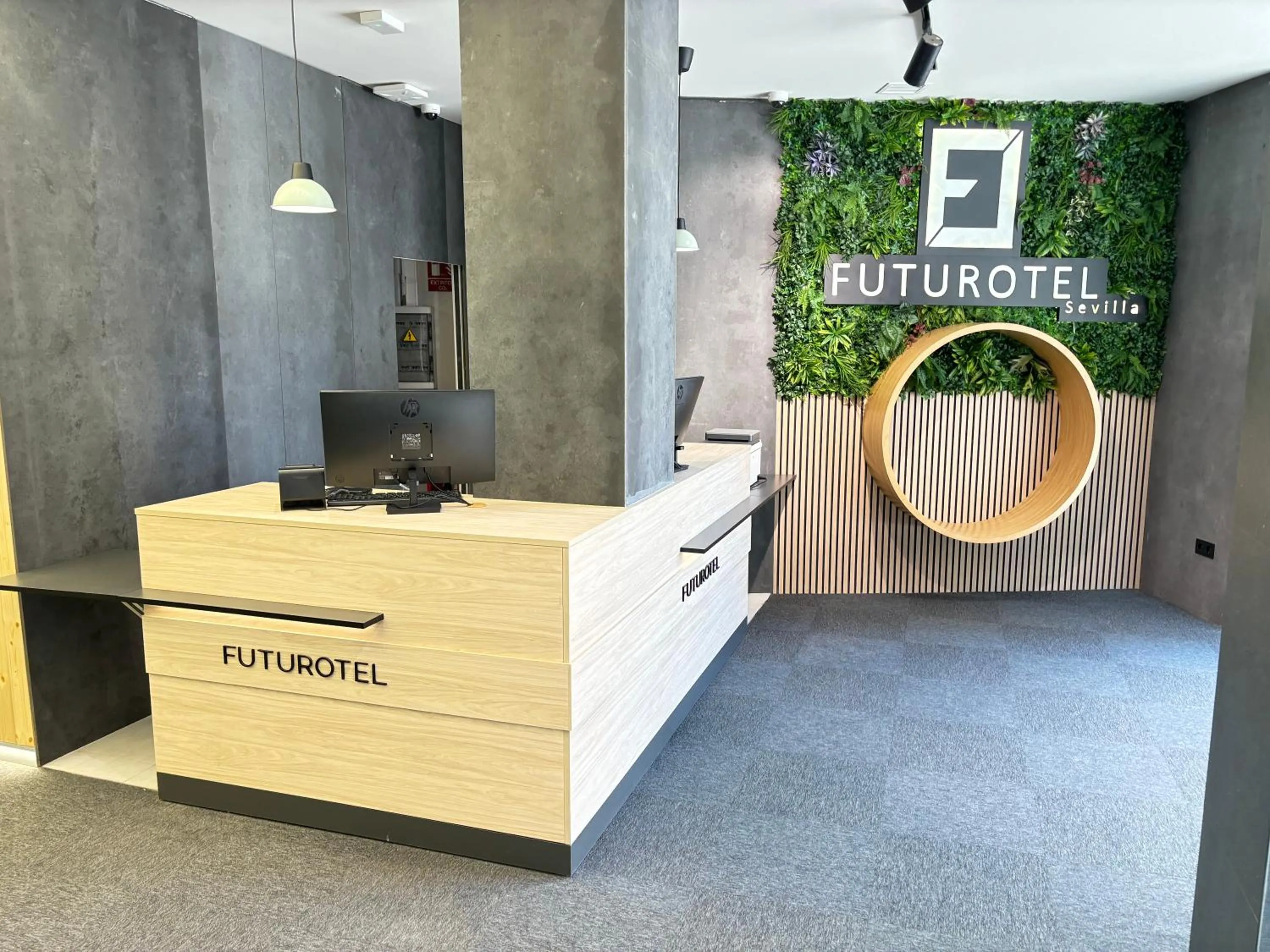 On-site shops in Futurotel Sevilla