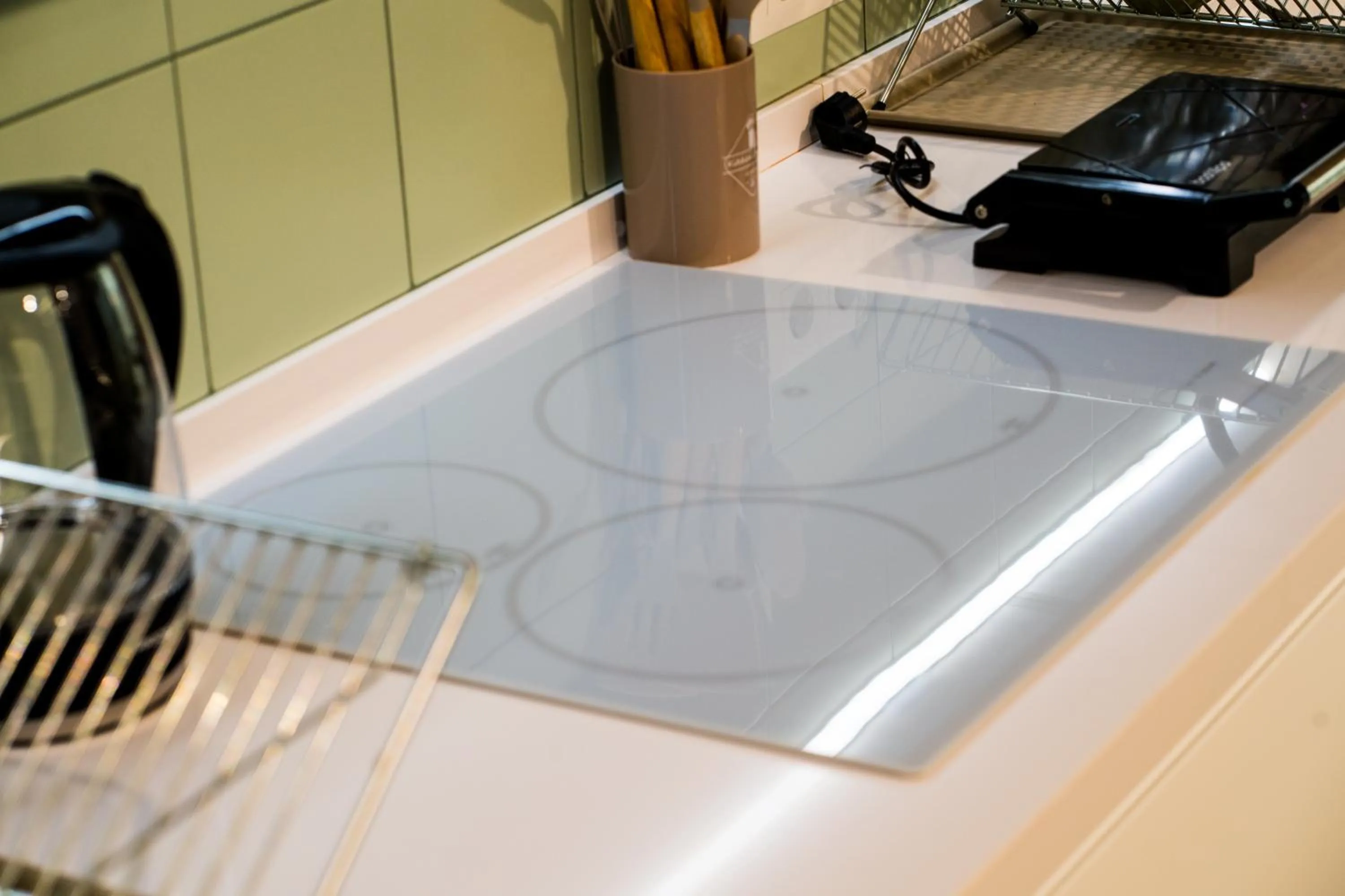 Kitchen or kitchenette in Futurotel Sevilla