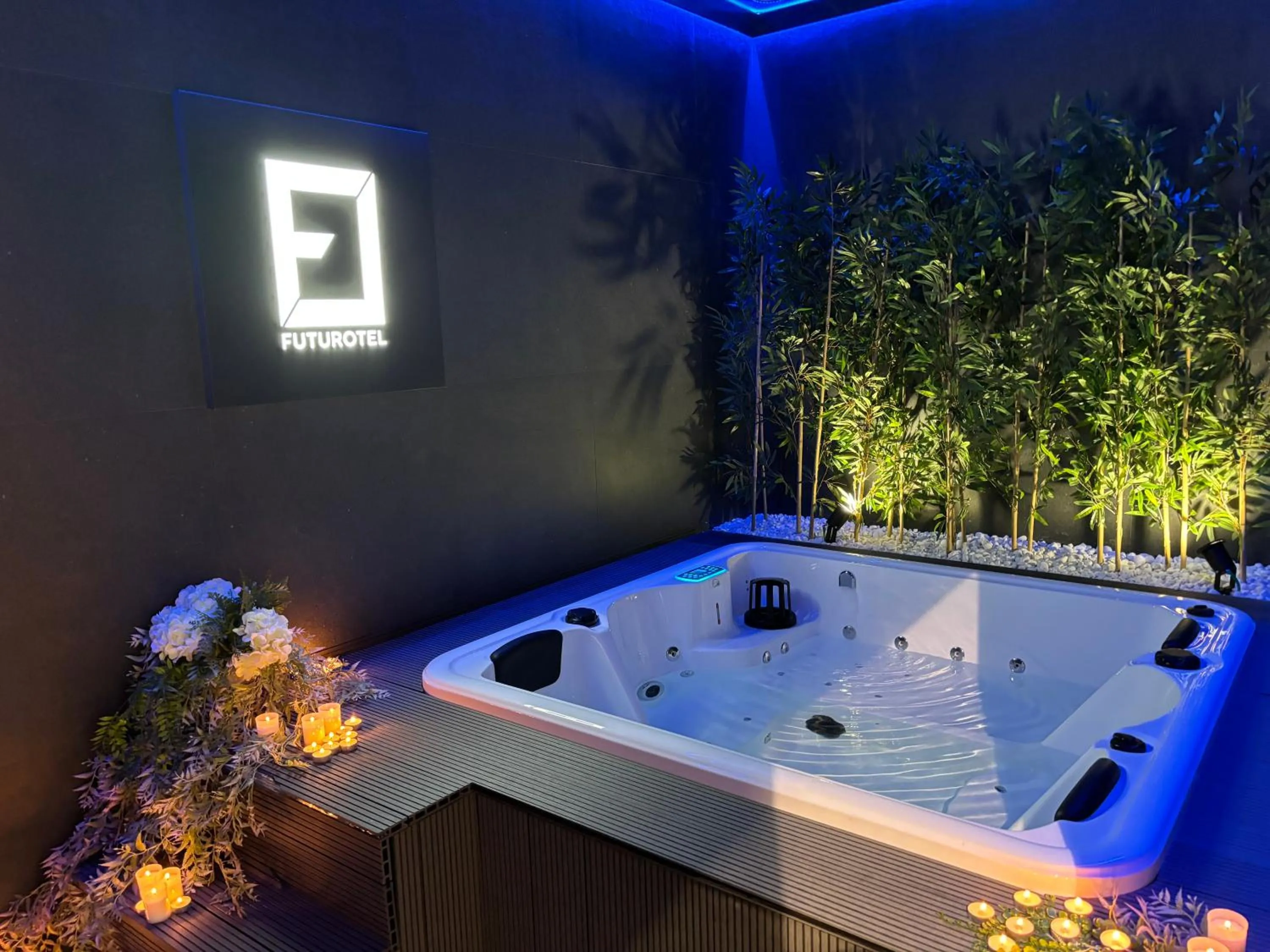 Hot Tub in Futurotel Sevilla
