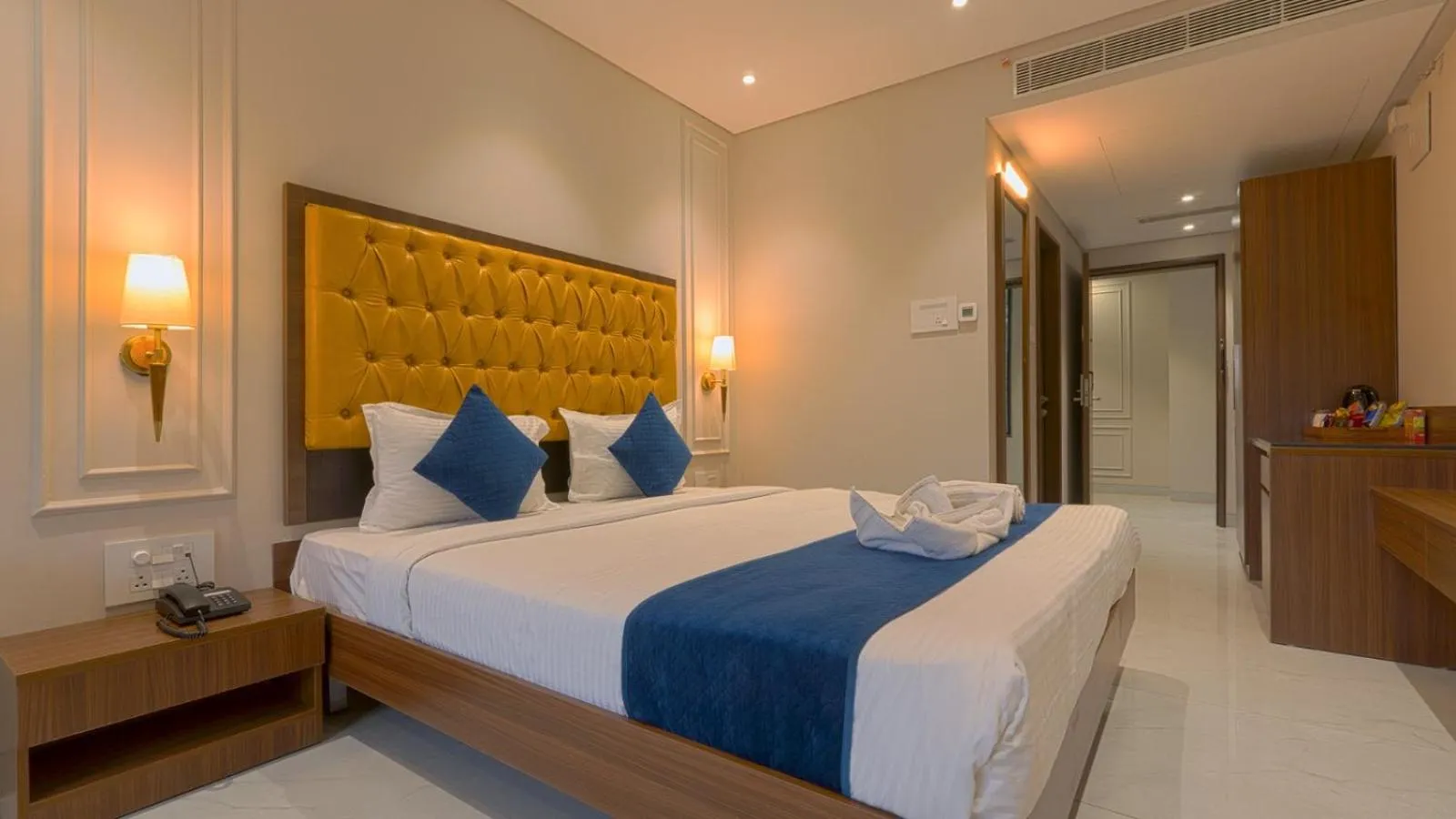 Bed in Magnus Nexstar Suites Kalyani Nagar