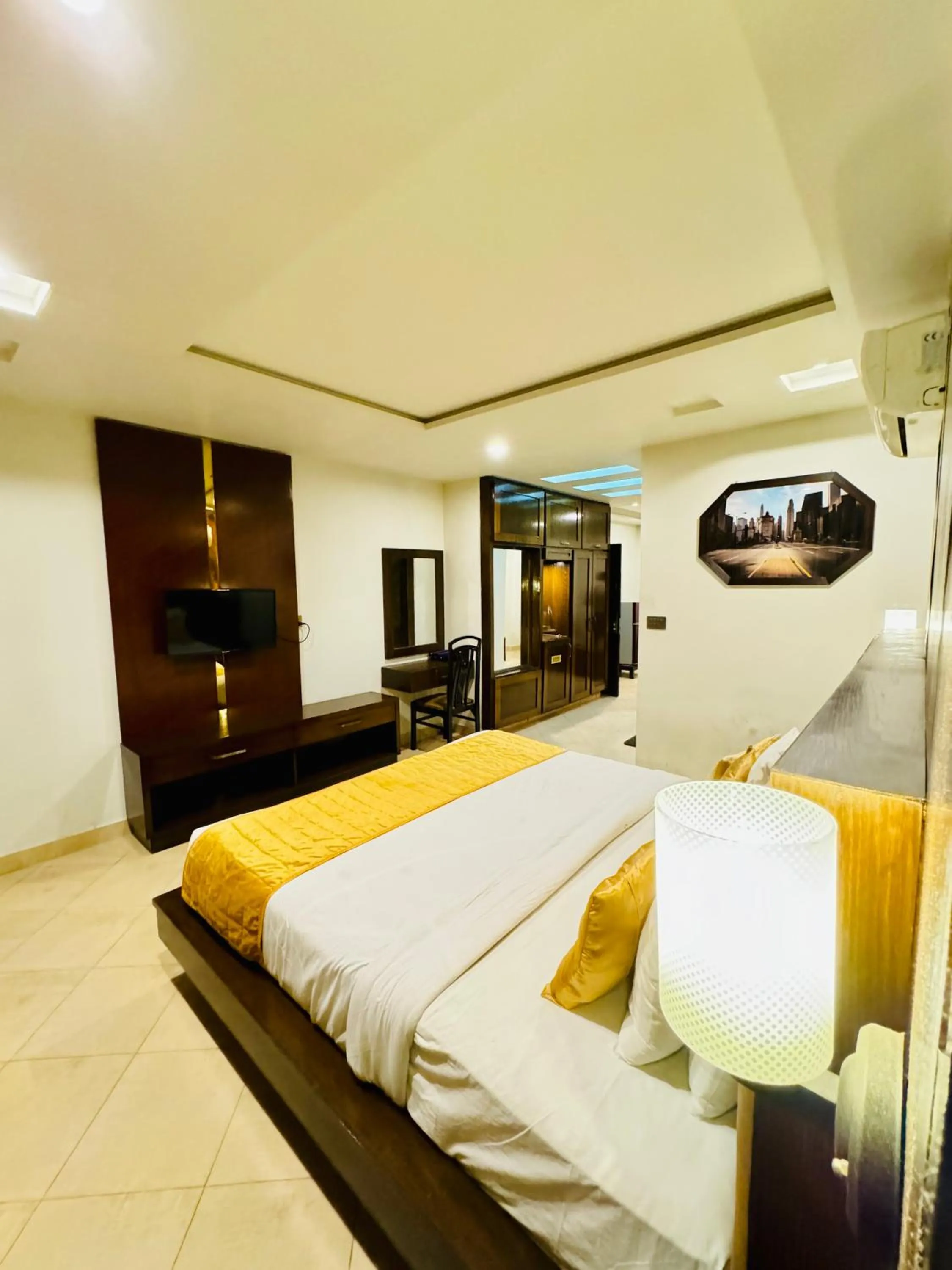 Bed in Bling International Hotel Multan