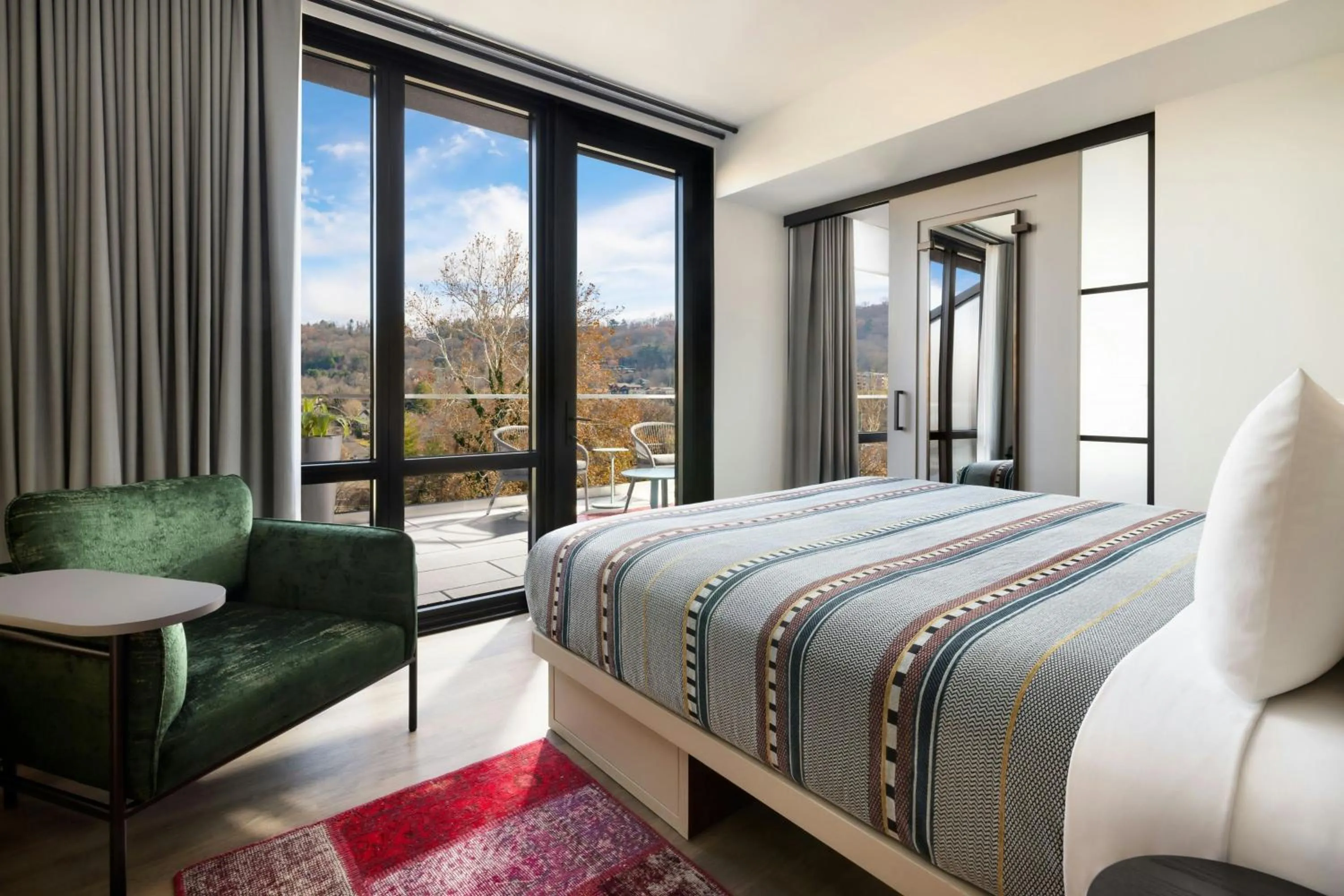 Photo of the whole room, Bed in Moxy Asheville