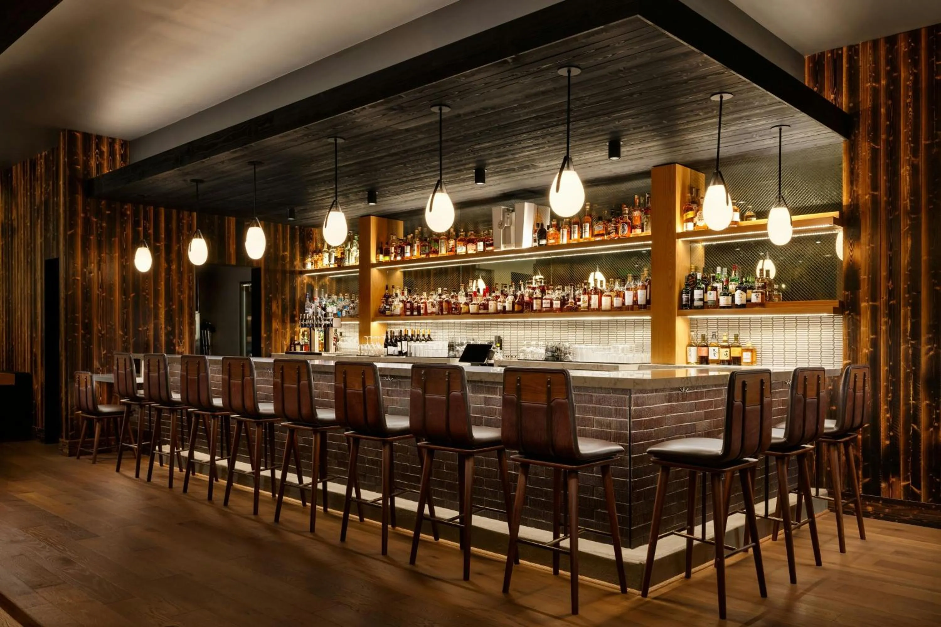 Lounge or bar in Moxy Asheville