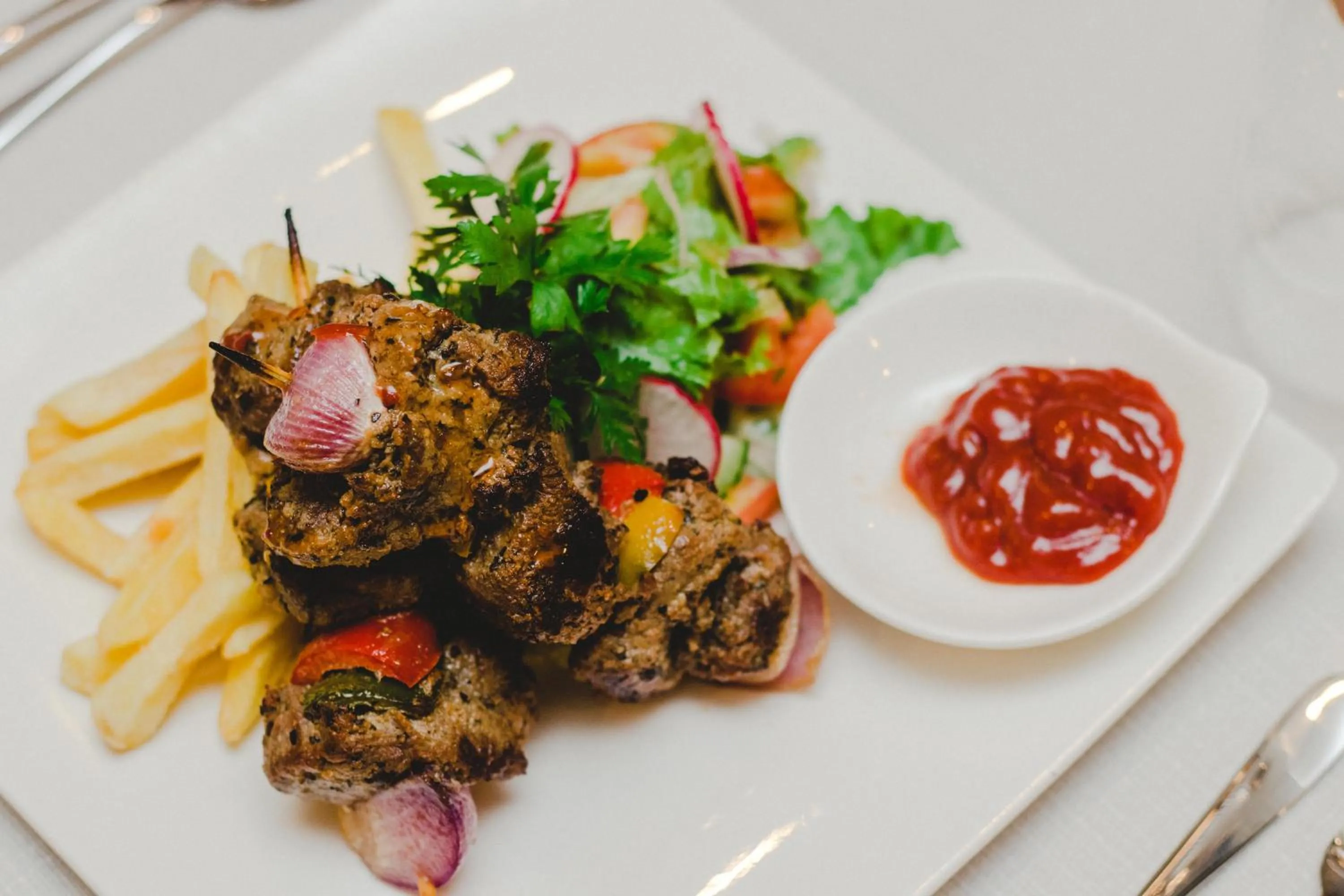 Food and drinks in BON Hotel Imperial