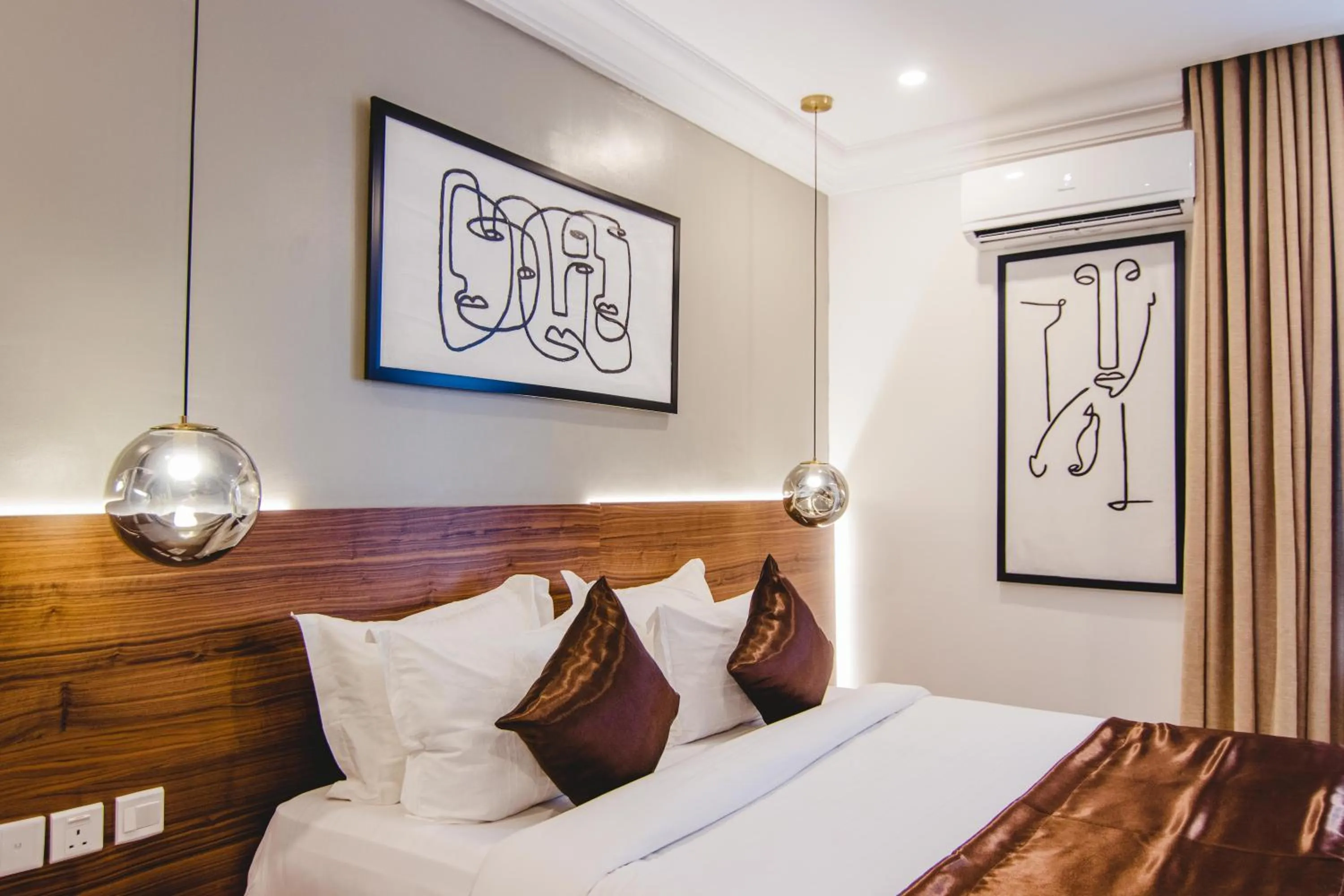 Bedroom, Bed in BON Hotel Imperial