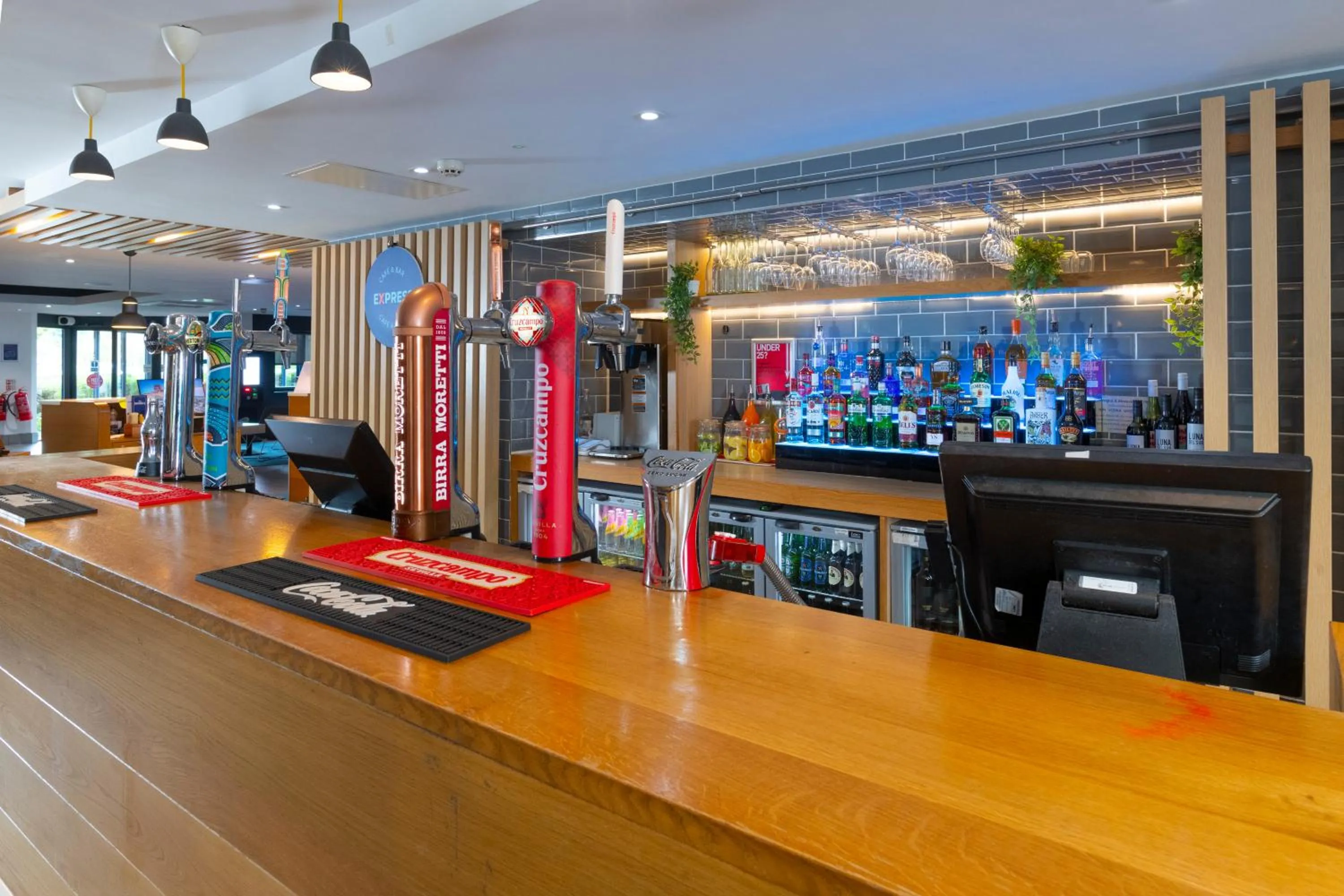Lounge or bar in Holiday Inn Express Birmingham Airport NEC by IHG