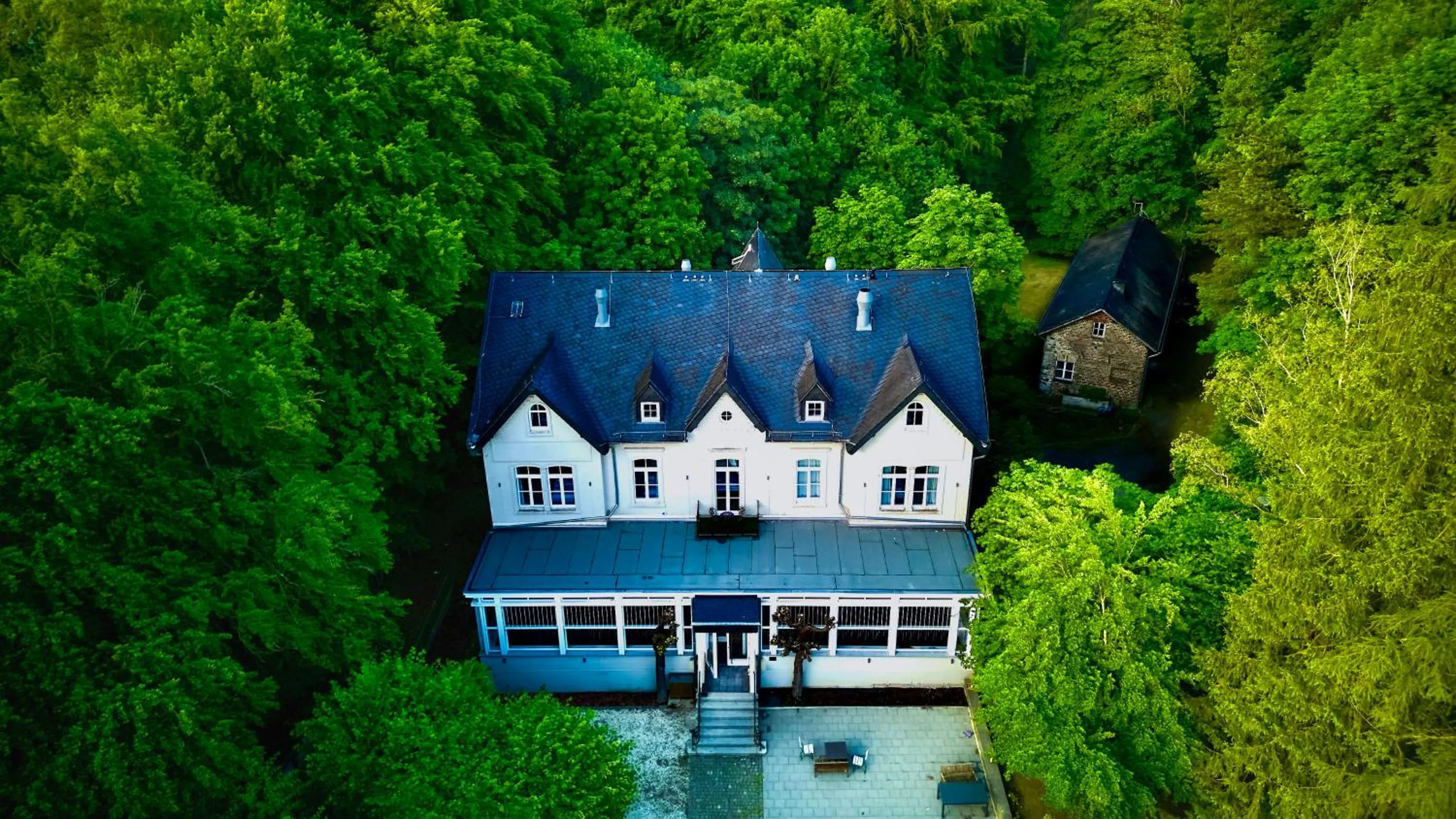 VILLA FIRST im Sophienhof