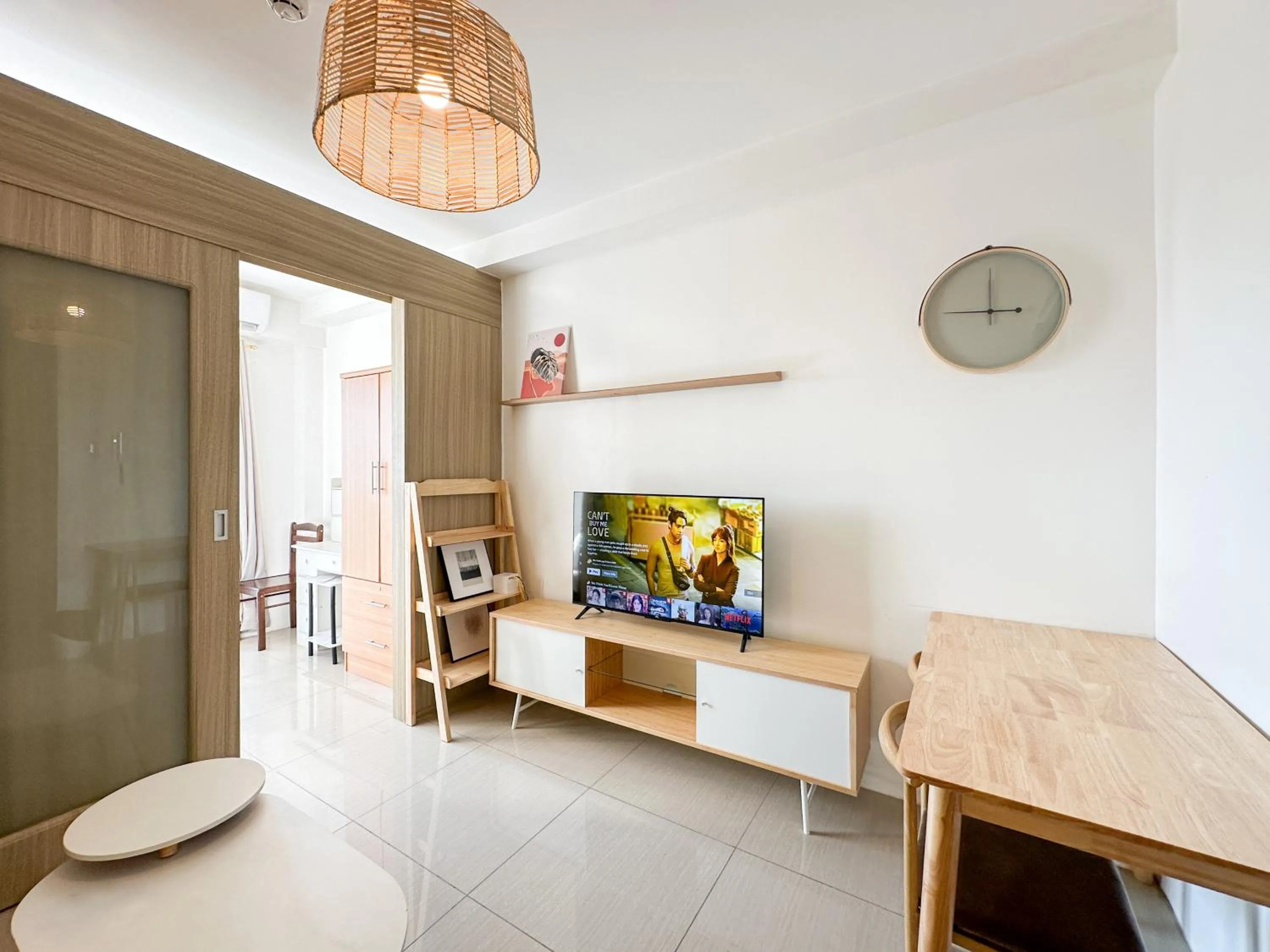 TV and multimedia in GemstoneBR in SMDC Shore Residences