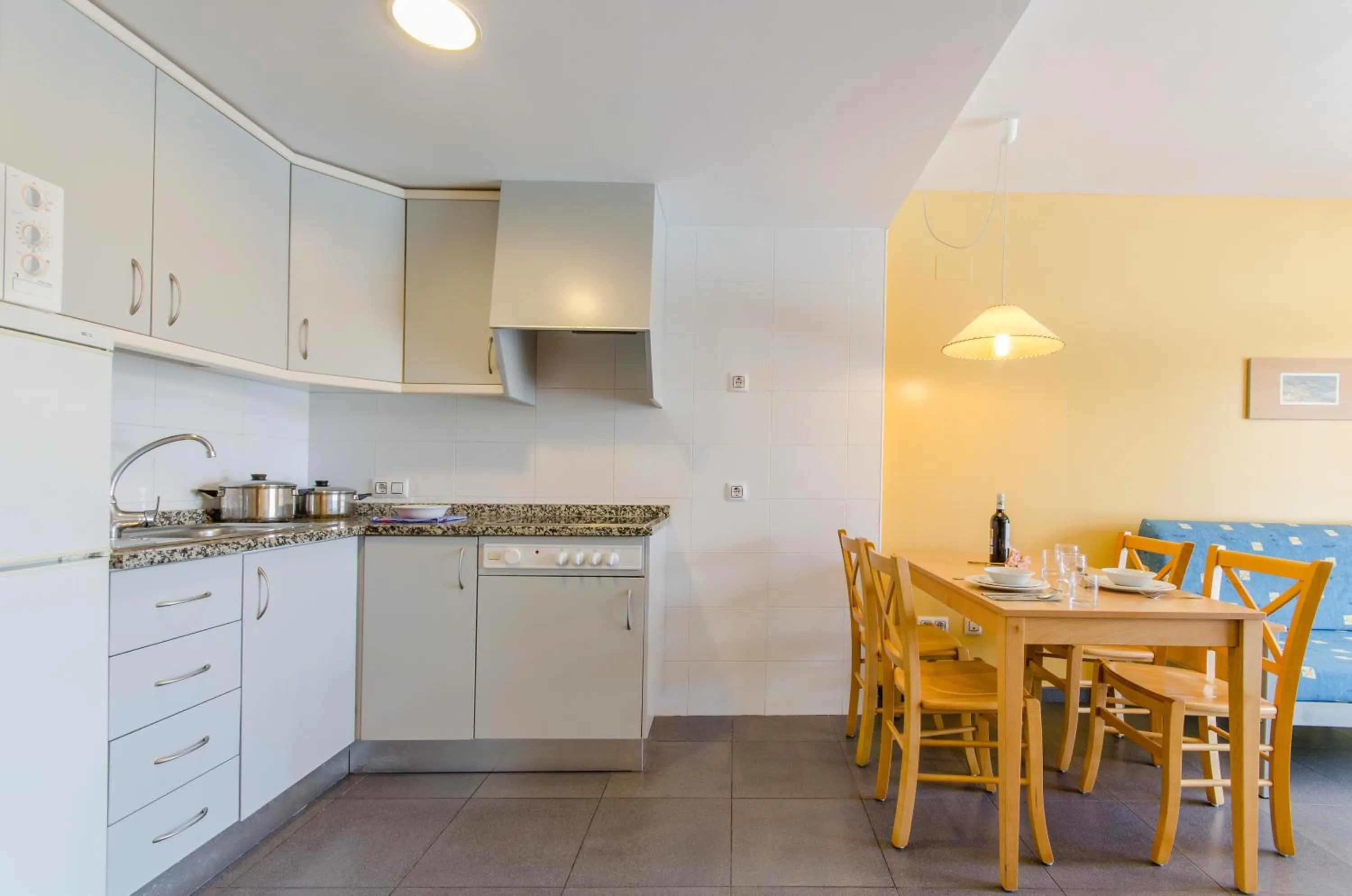 Kitchen or kitchenette in Apartamentos Turisticos Terralta