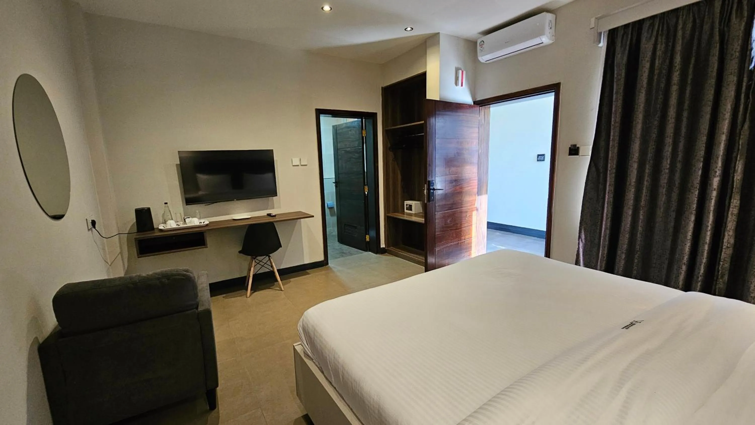 Bed in The Ivory Hotel