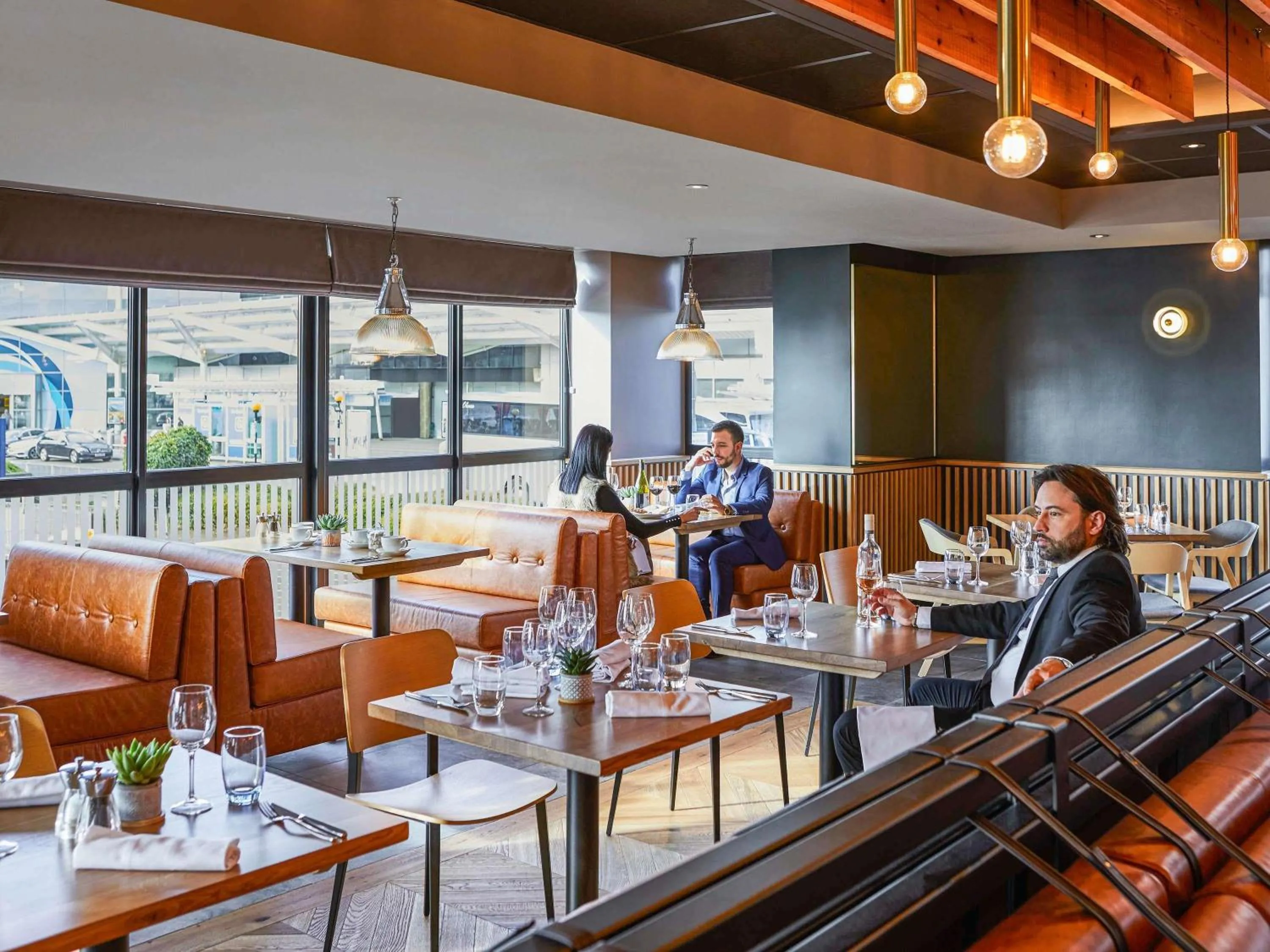 Restaurant/places to eat in Novotel Birmingham Airport Terminal Building - NEC