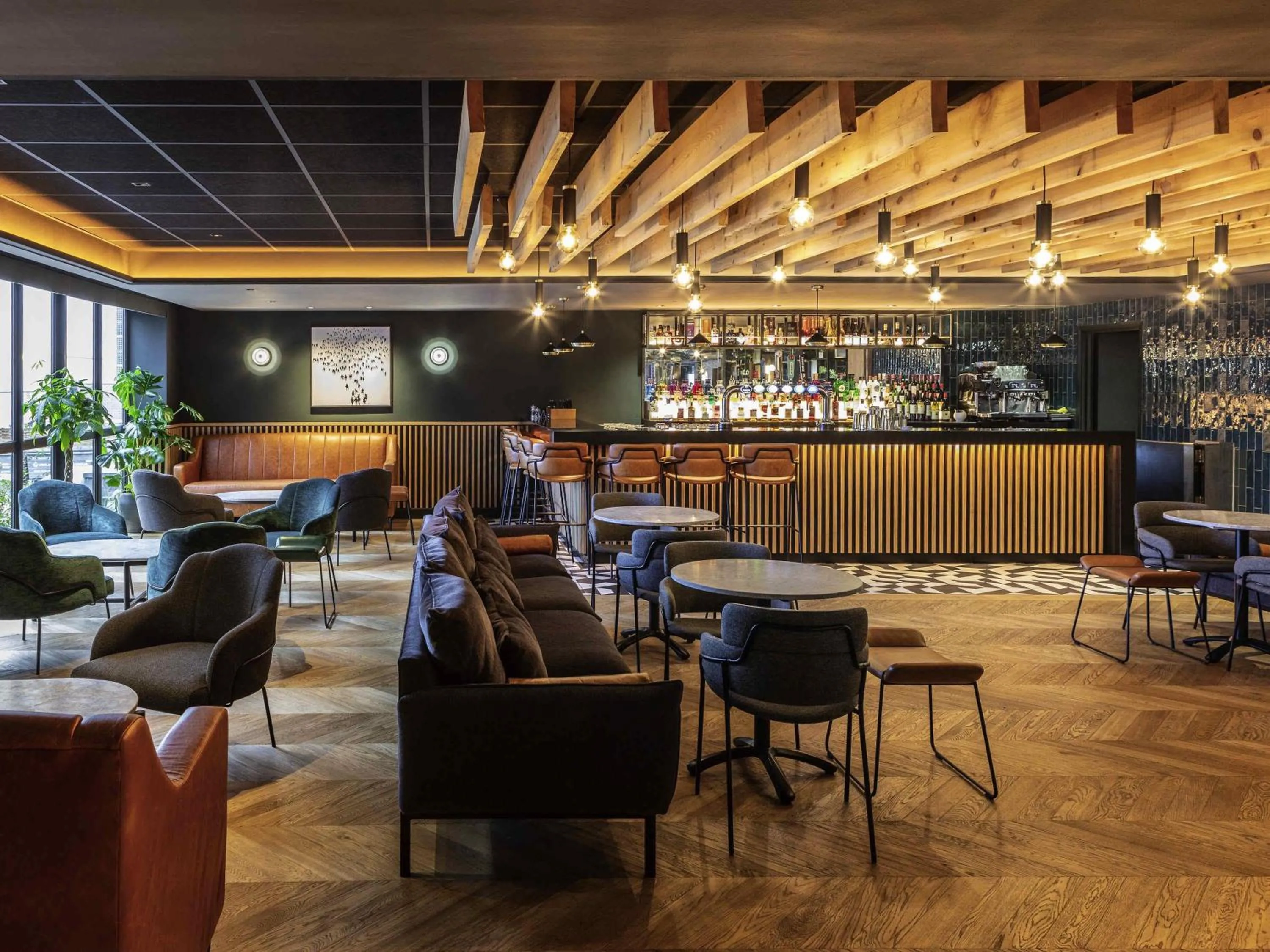 Lounge or bar in Novotel Birmingham Airport Terminal Building - NEC