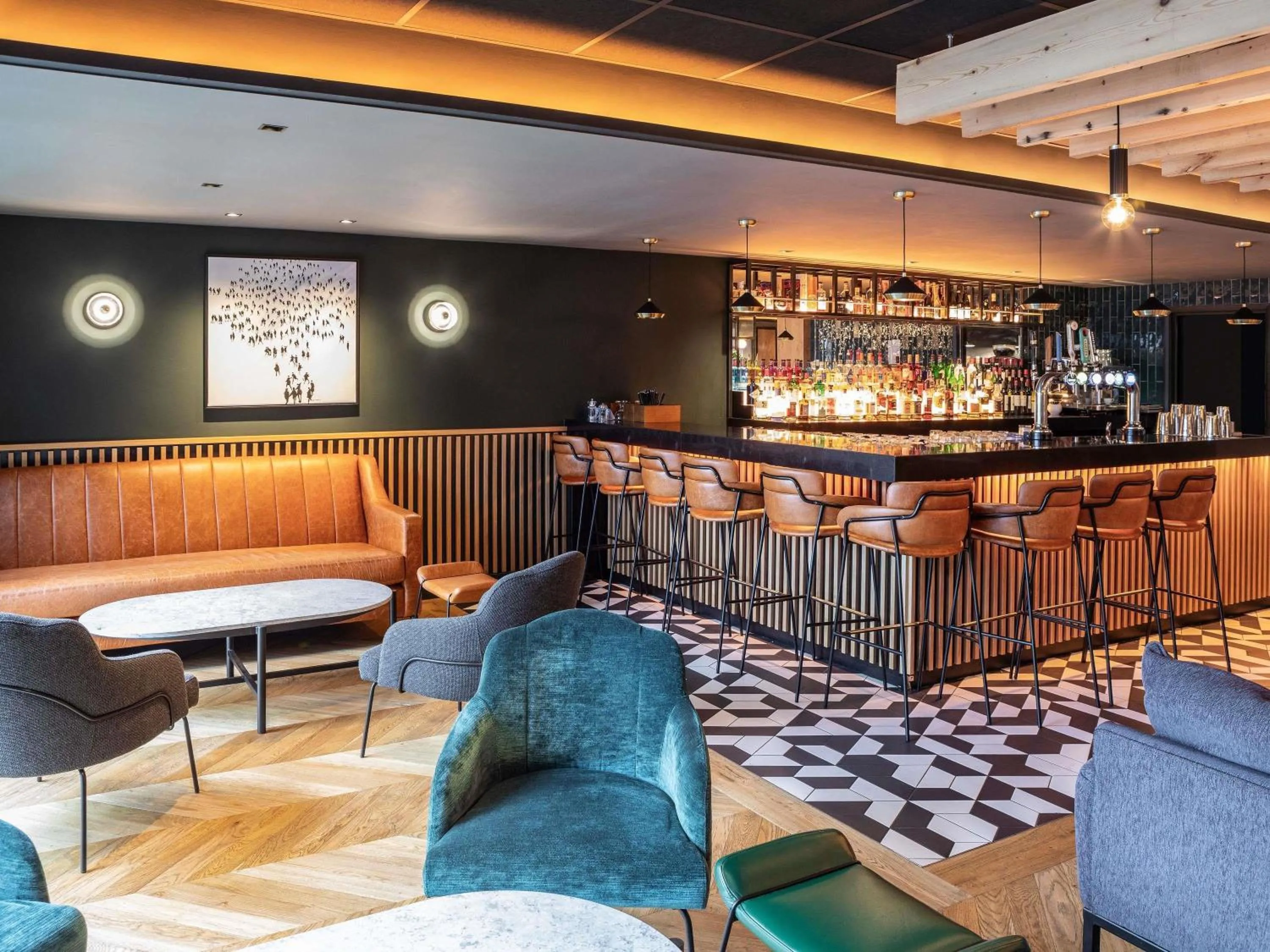 Lounge or bar in Novotel Birmingham Airport Terminal Building - NEC