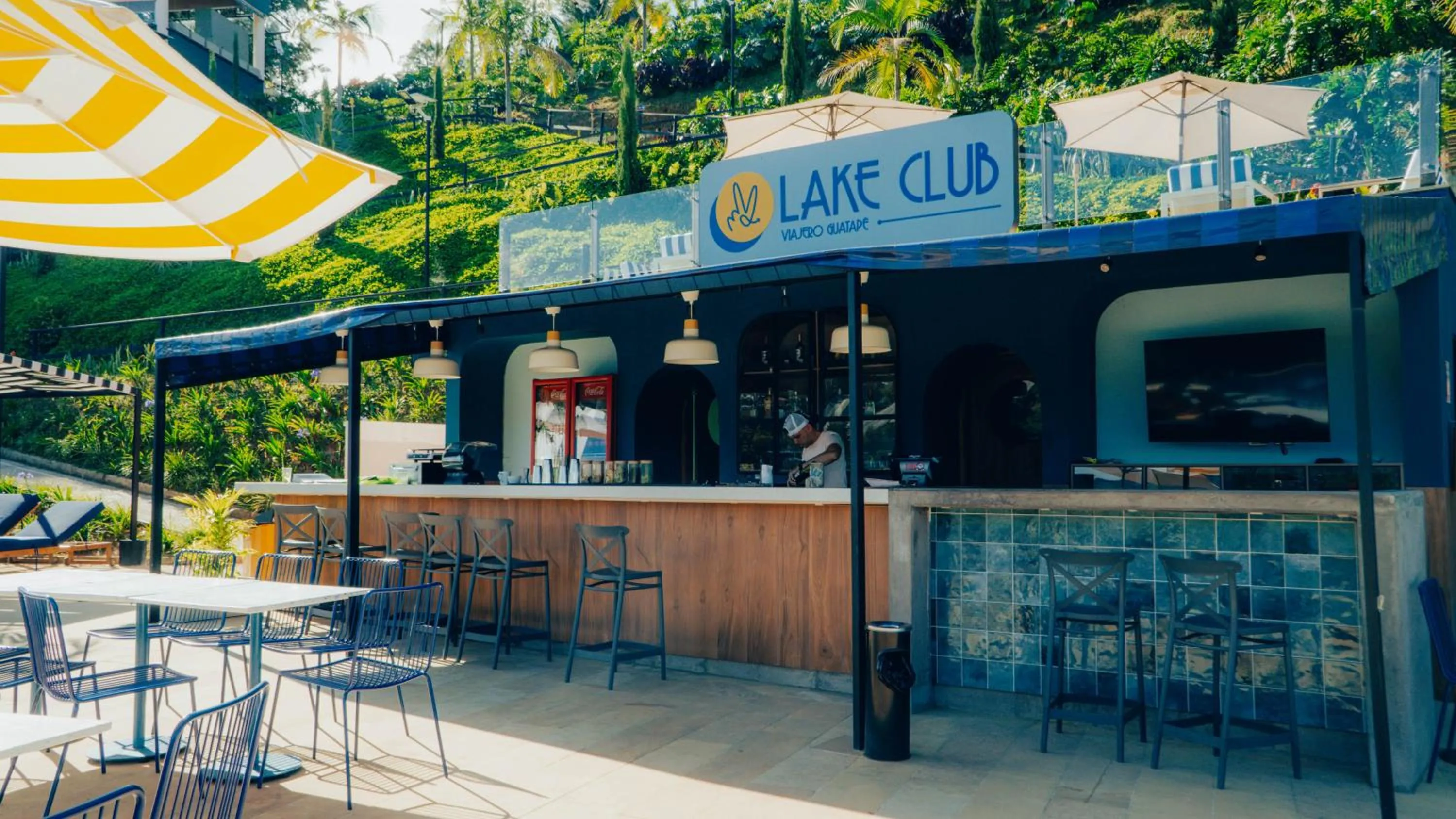 Restaurant/places to eat in Viajero Guatapé Hostel & Lake Club