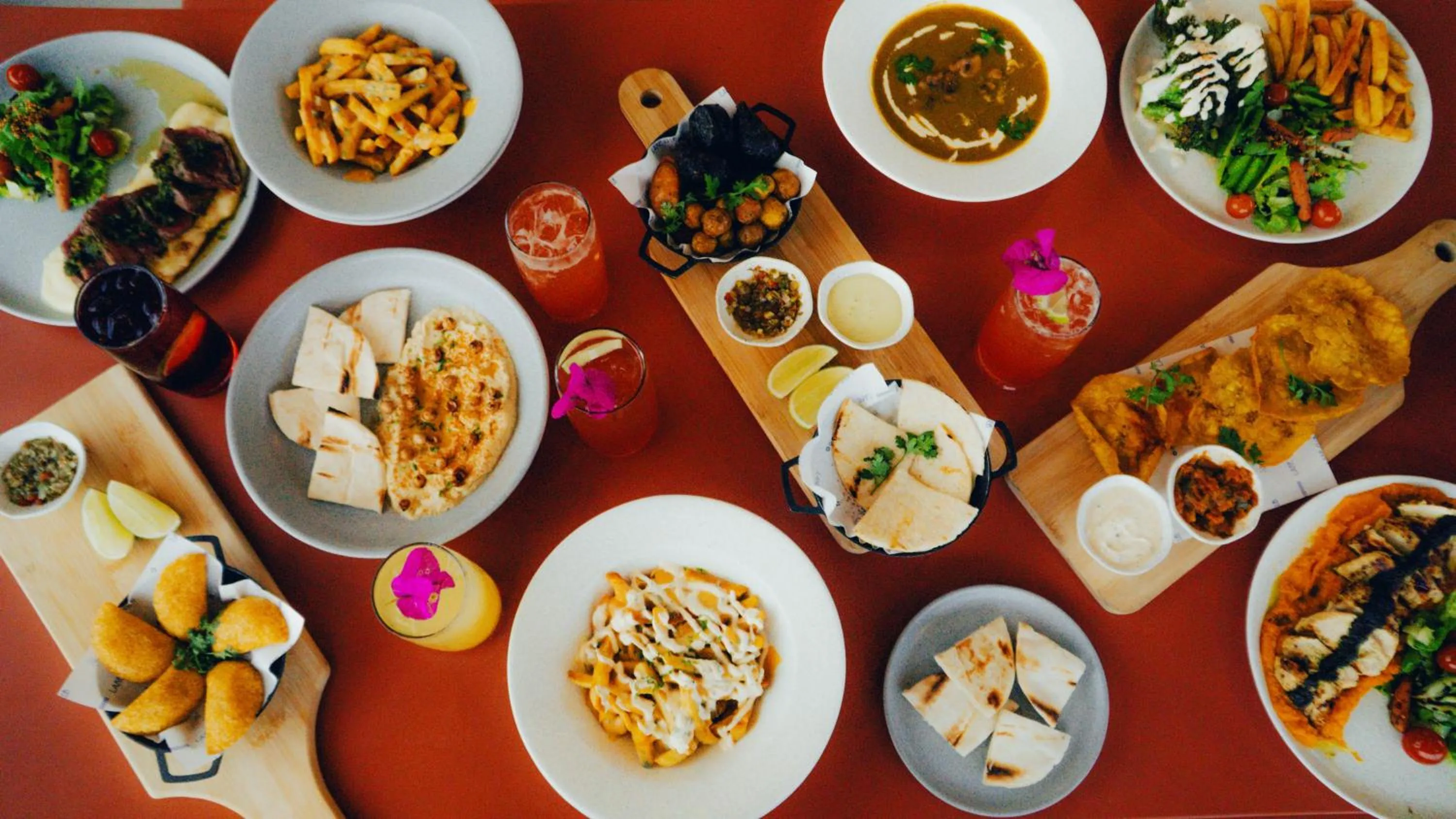 Food and drinks in Viajero Guatapé Hostel & Lake Club