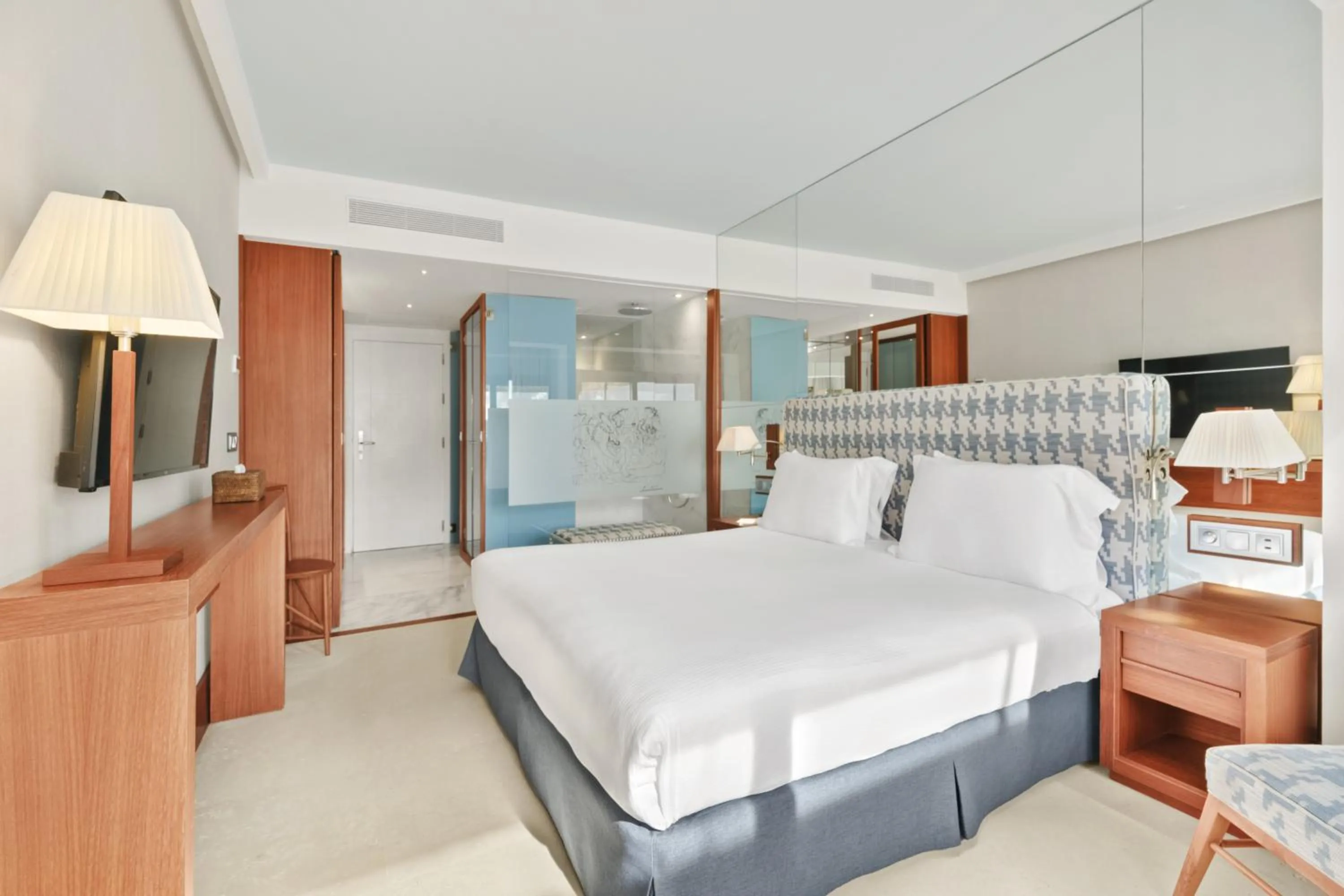 Photo of the whole room, Bed in Gecko Hotel & Beach Club