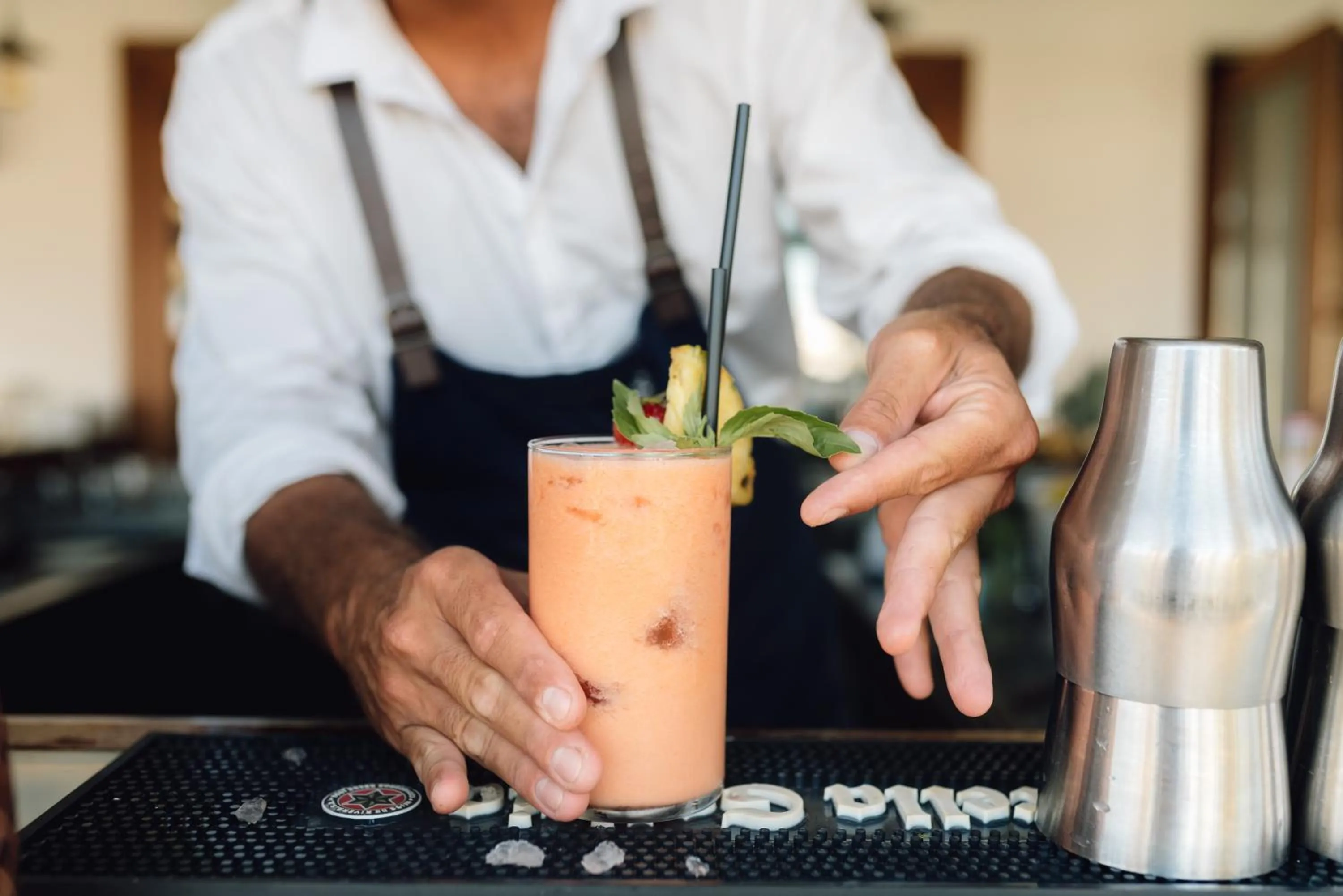 Food and drinks in Gecko Hotel & Beach Club