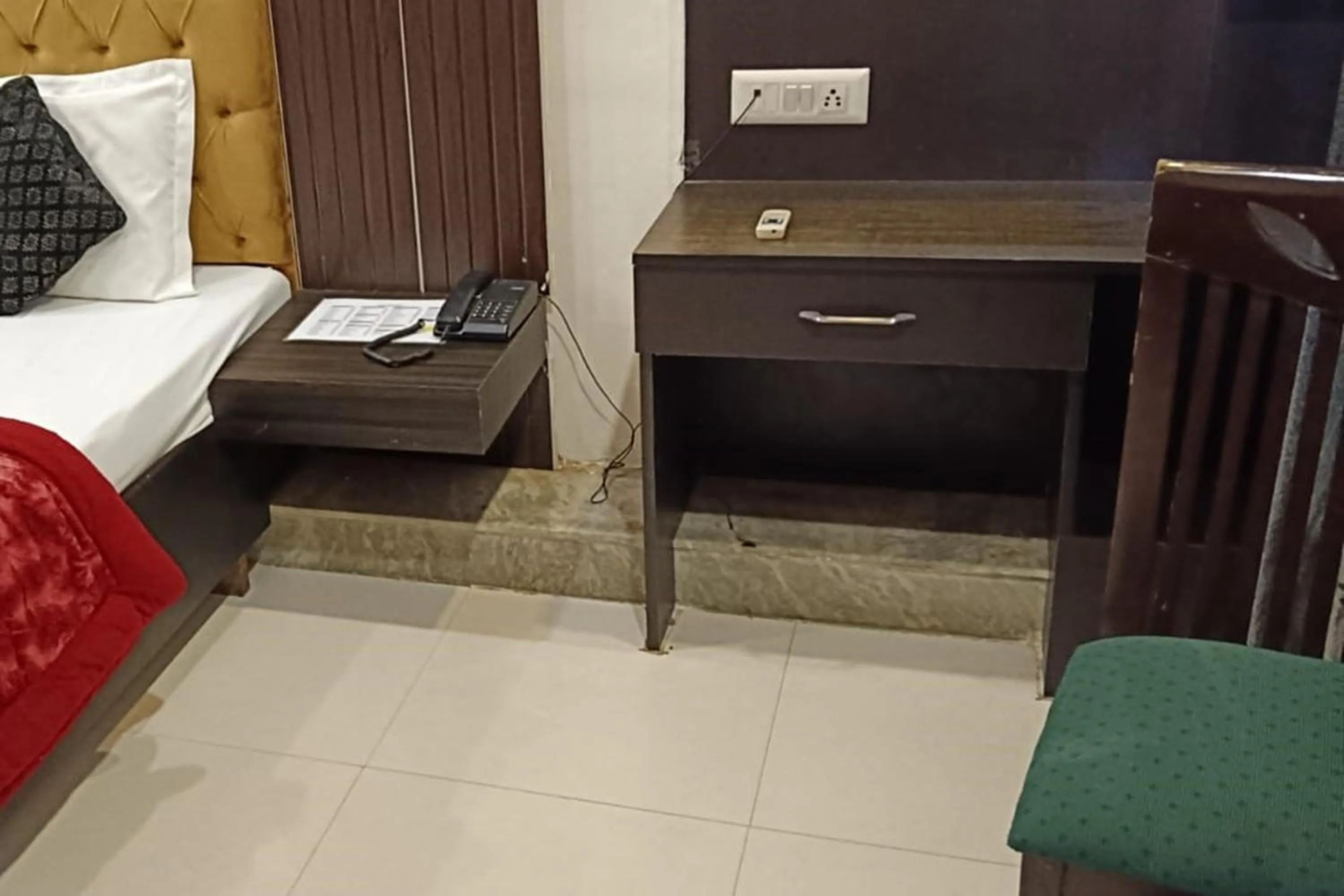 Bedroom, Bed in Hotel Shree Kanta