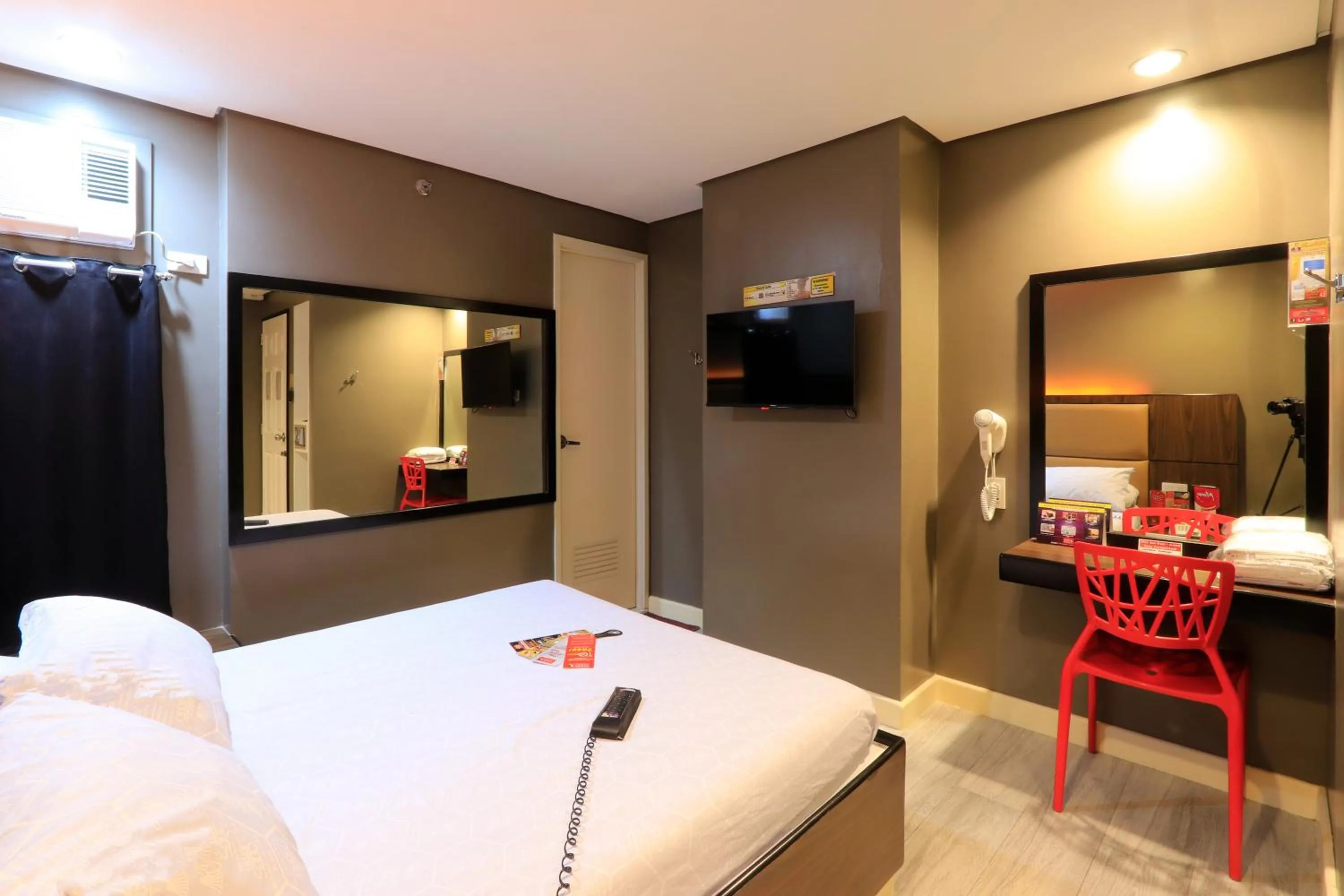 Bedroom, Bed in Hotel Sogo Fairview