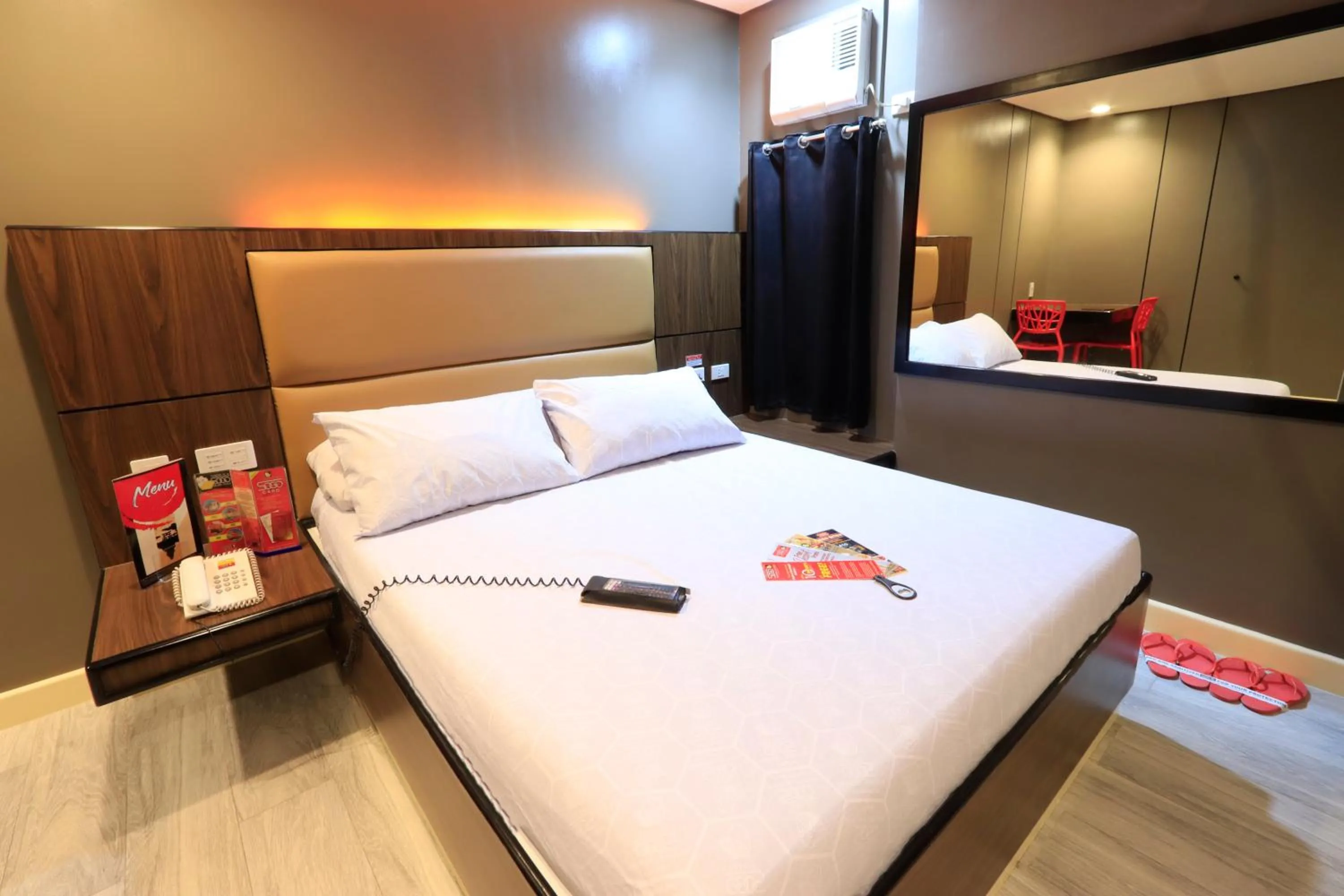 Bed in Hotel Sogo Fairview