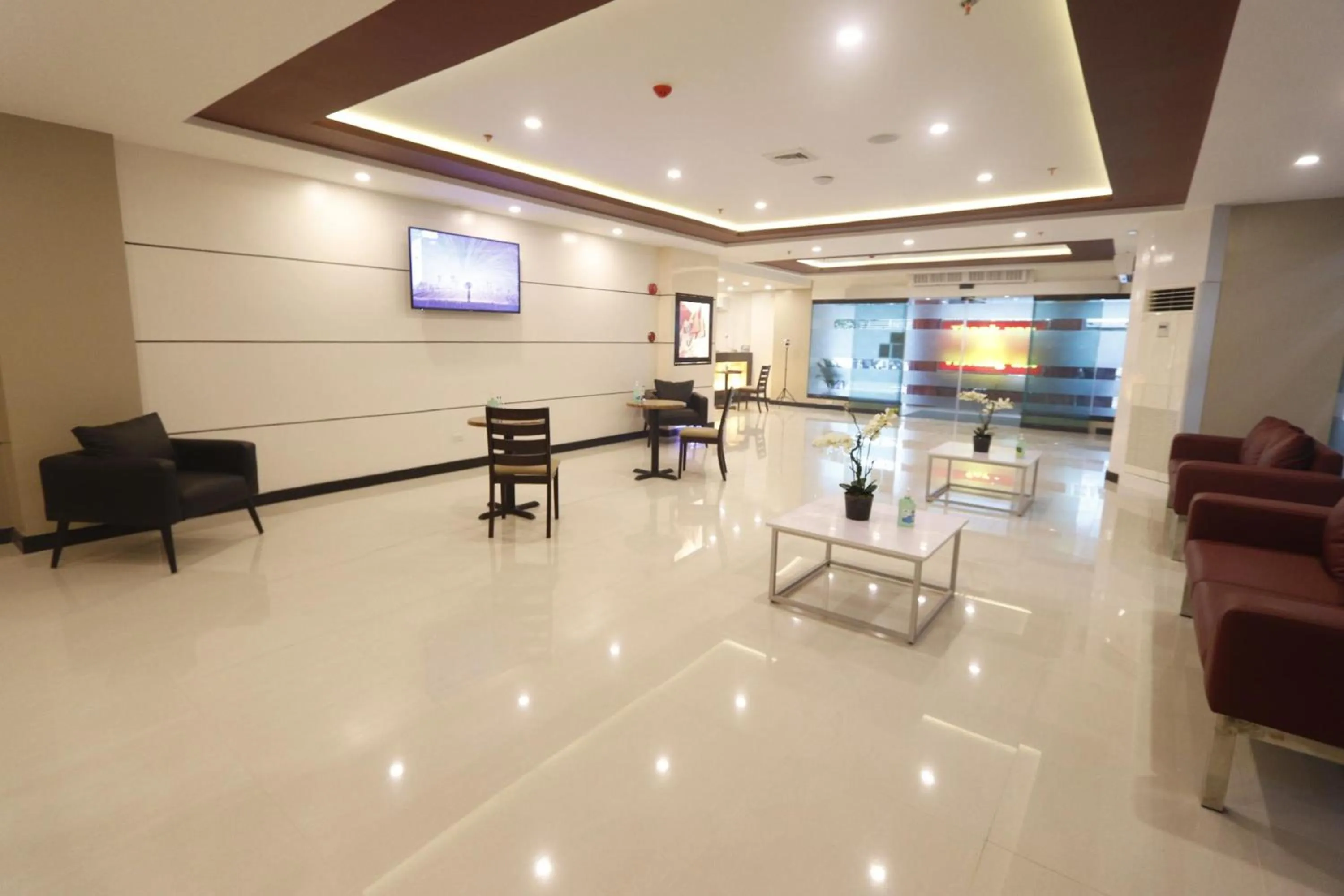 Facade/entrance in Hotel Sogo Timog 2