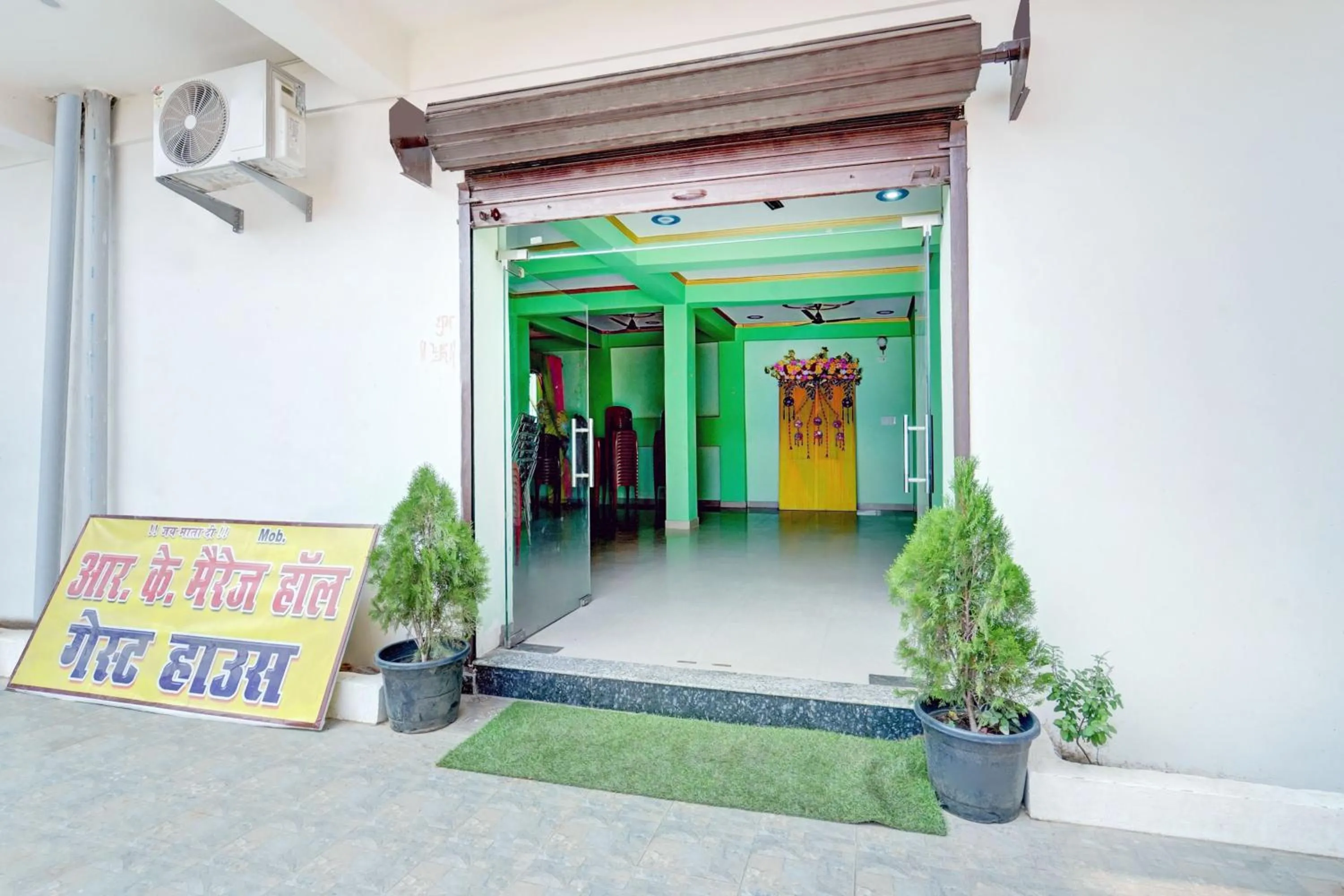 Facade/entrance in Hotel O R K Marriage Hall and Guest House