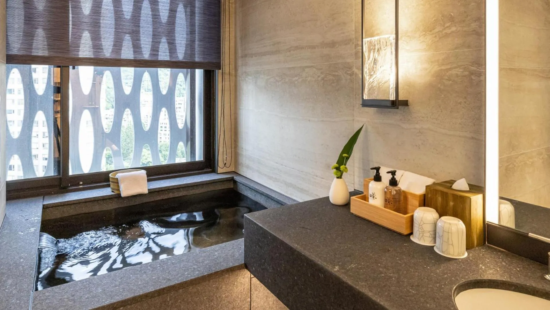 Hot Spring Bath in 北投晶泉丰旅 Wellspring by Silks Beitou