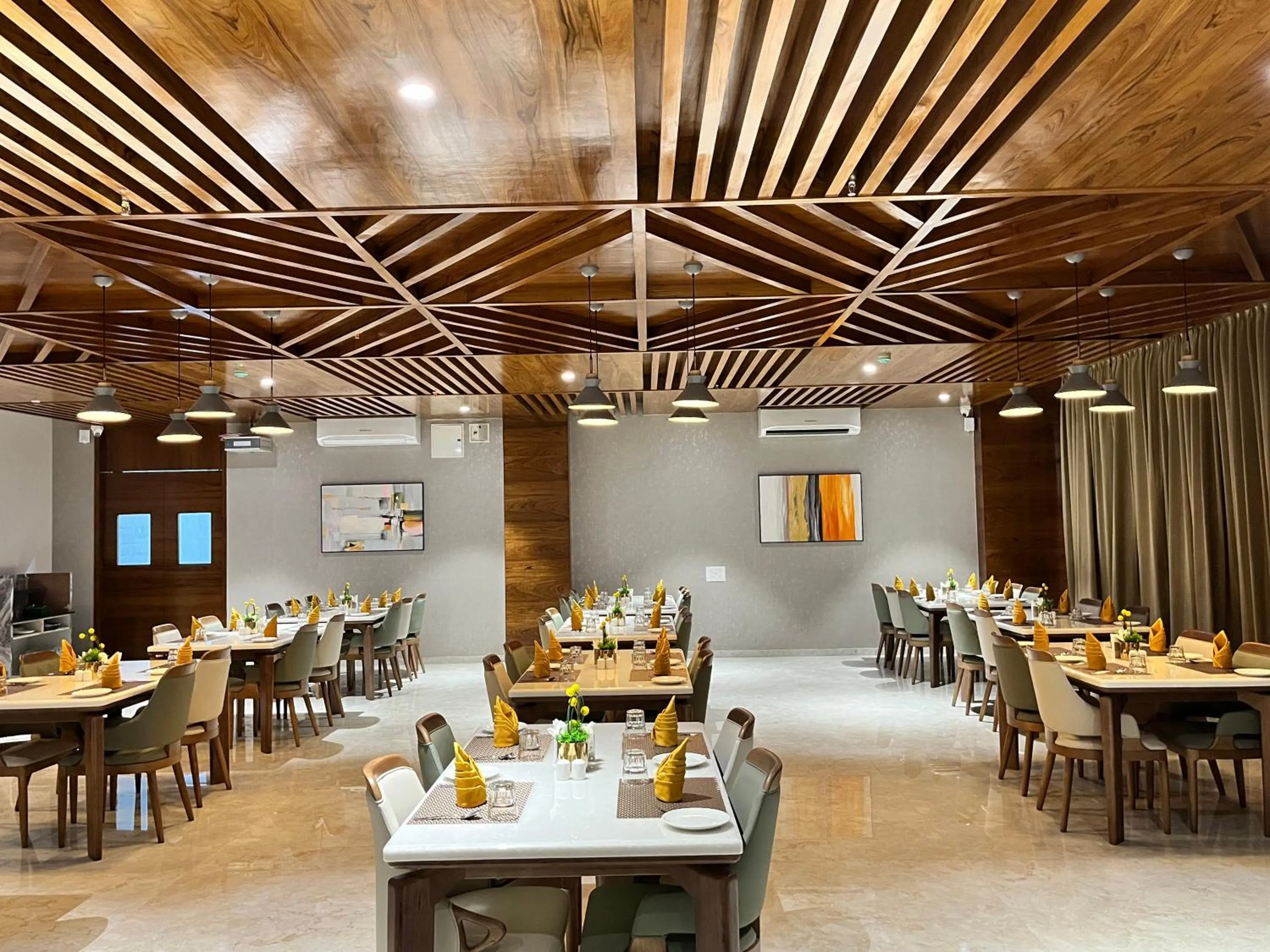 Restaurant/places to eat in VITS Satyajeet Karad